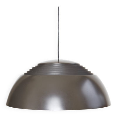 Suspension AJ Royal 50 Arne Jacobsen pour Louis Poulsen