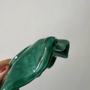 Set of 2 vintage leaf-shaped dishes in majolica.