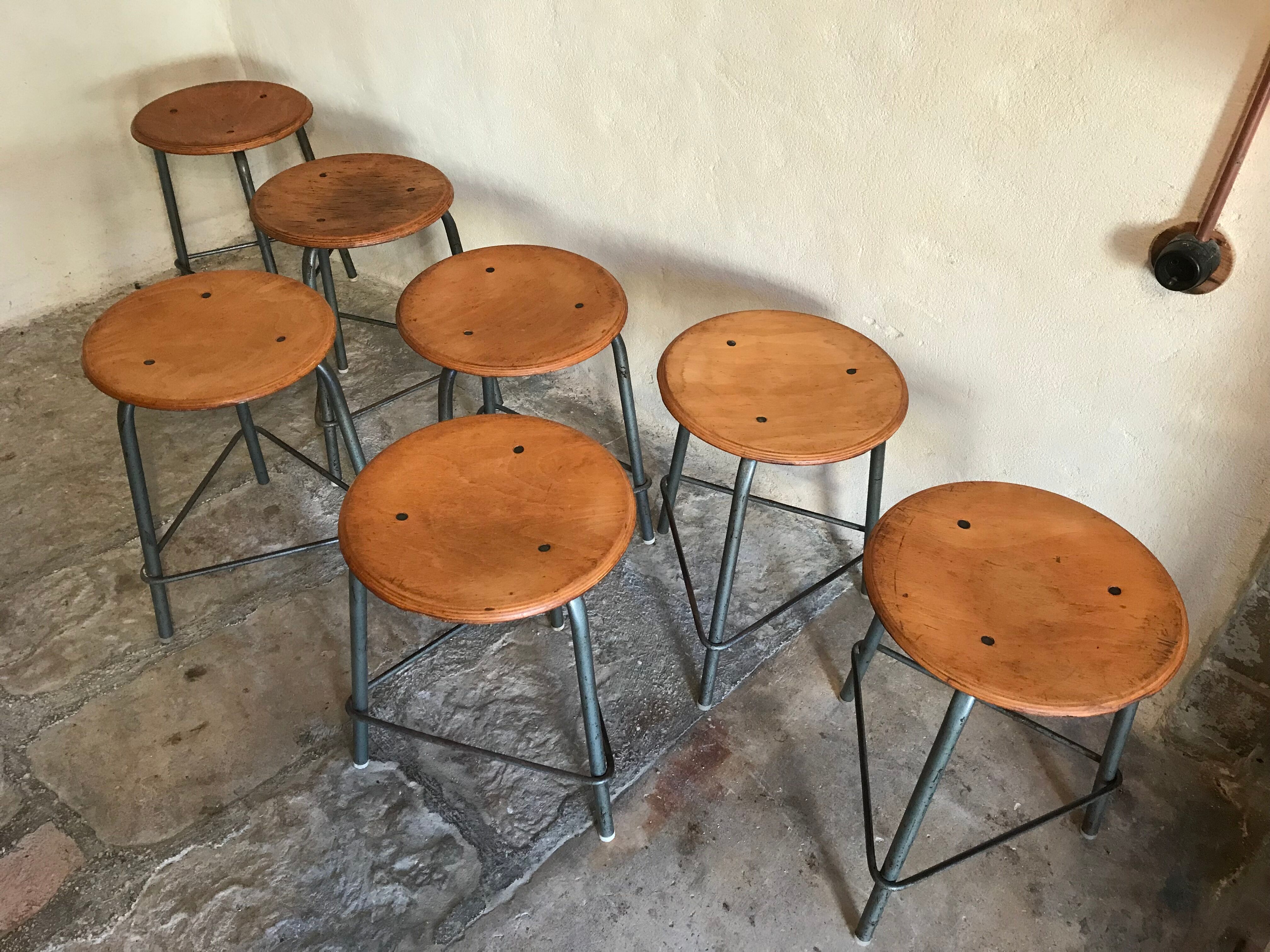 Lot de 7 tabourets tripodes vintage style industriel 1960-80’s