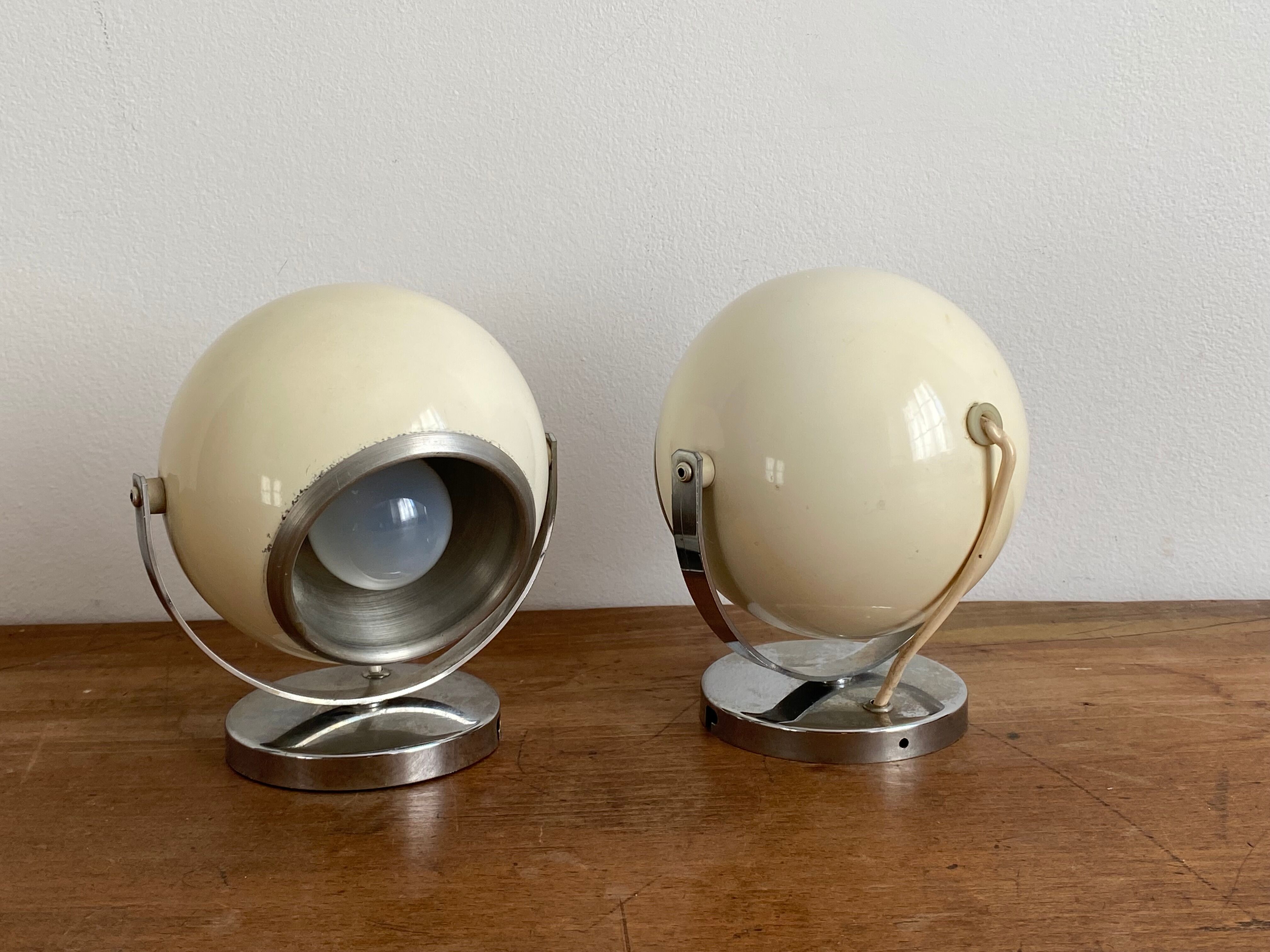 Paire d’appliques « eye ball ». 1970
