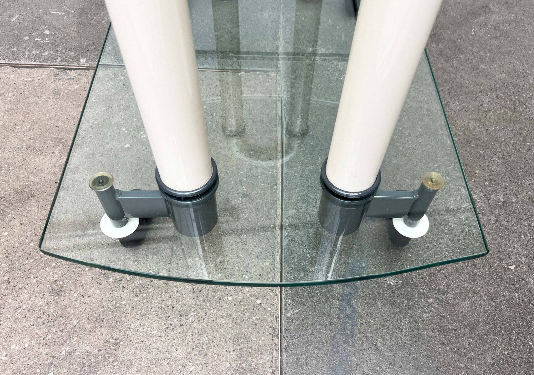 Postmodern Italian bar cart in glass and metal by Metalnova, 1980s.