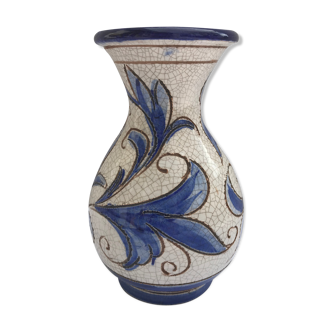 Old vase