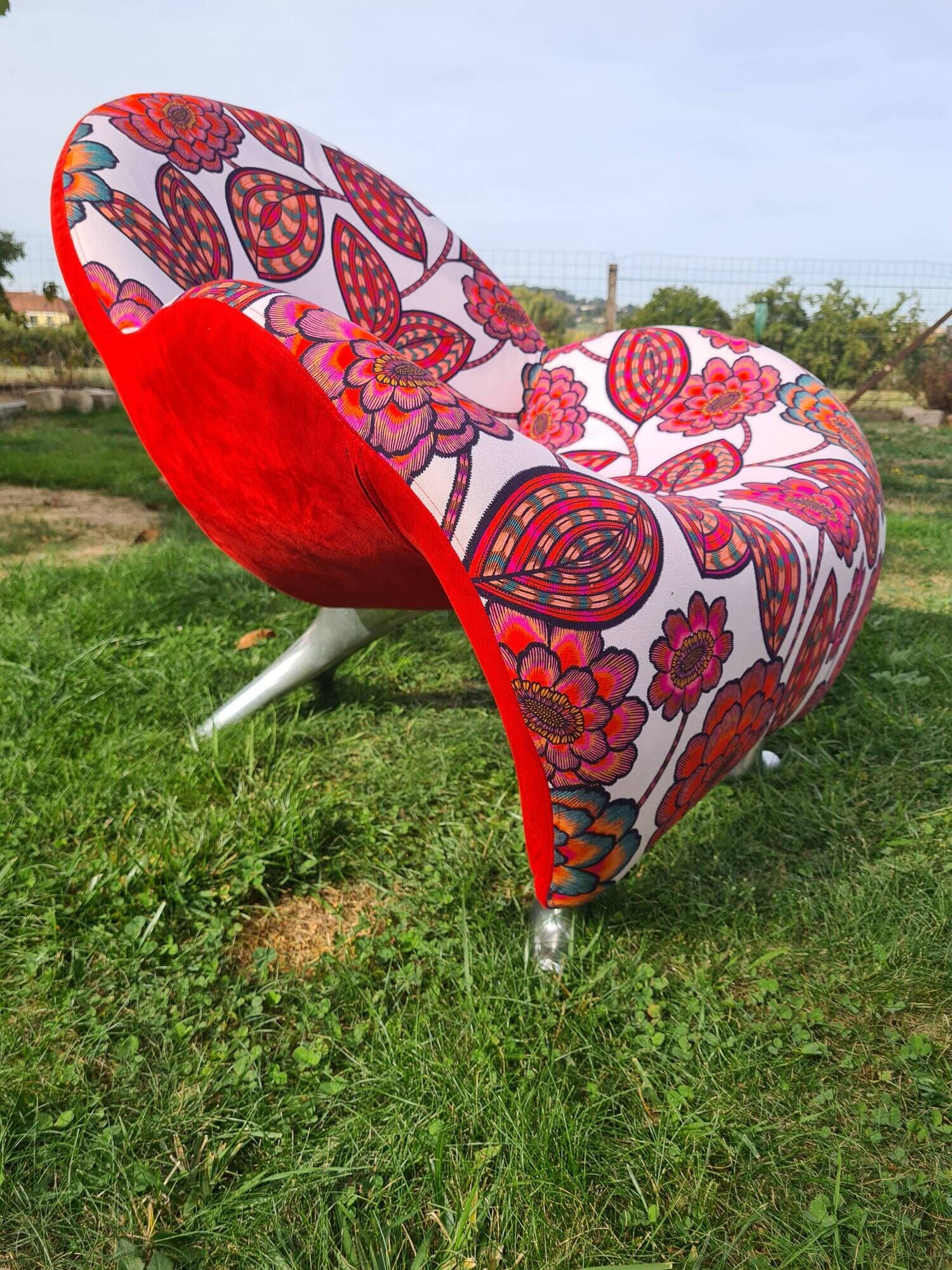 Leolux armchair model Pallone restored, unique piece.