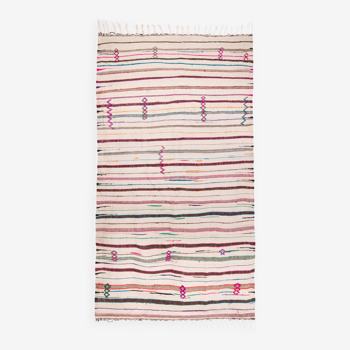 Kilim berbere vintage ecru avec lignes colorees 248 x 154 cm