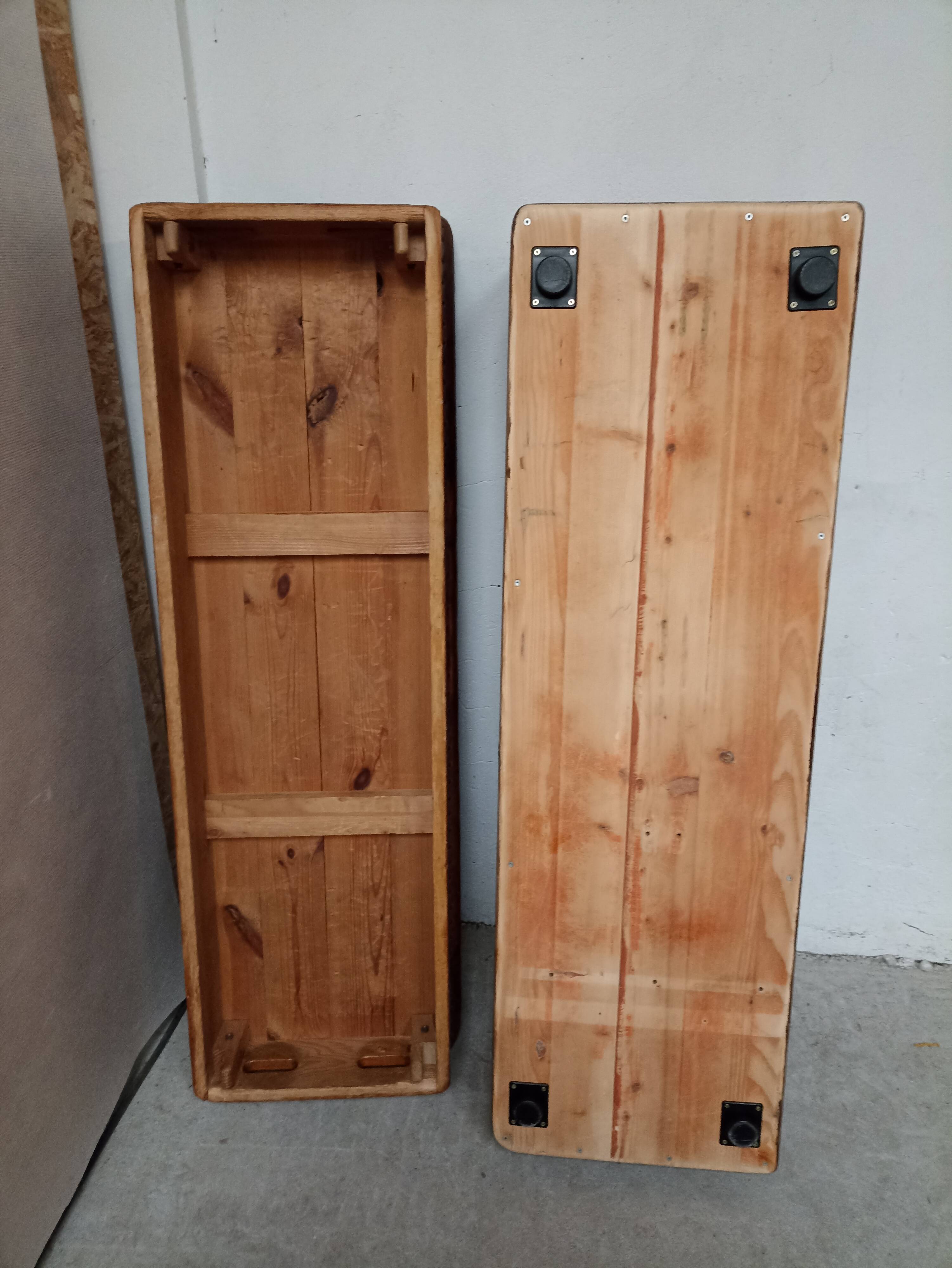 Bench, former gymnastics plinth