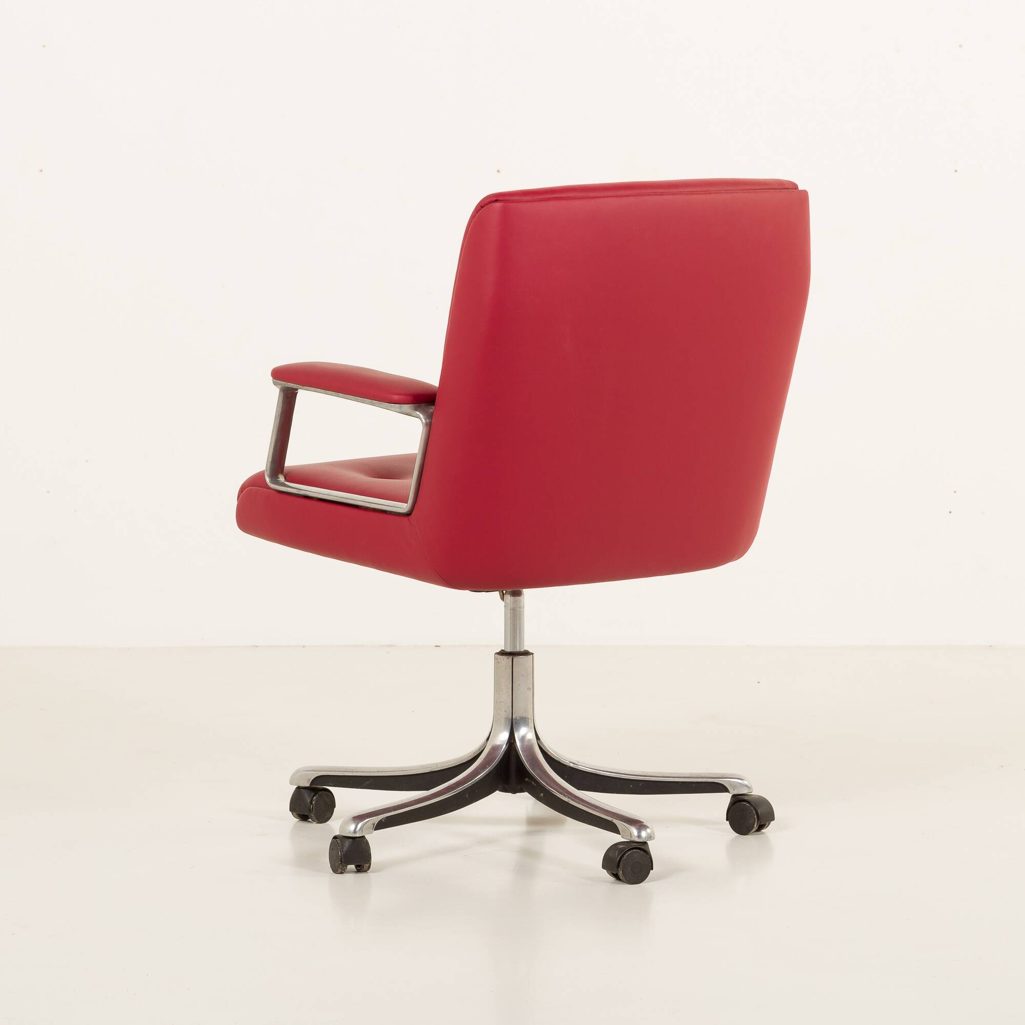 Office chair by Osvaldo Borsani for Tecno, 1970s