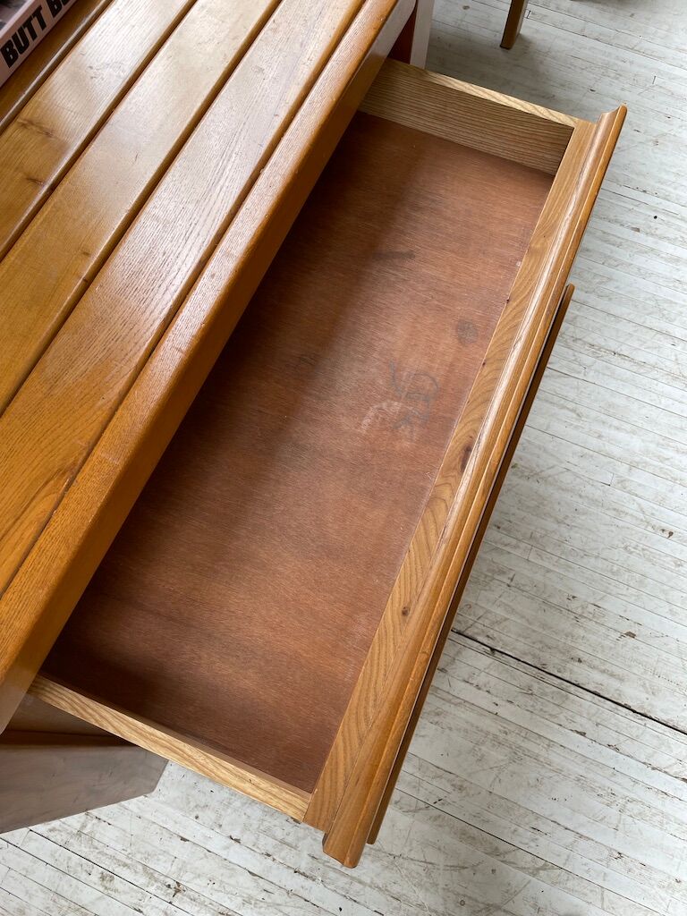 Regain dresser office row