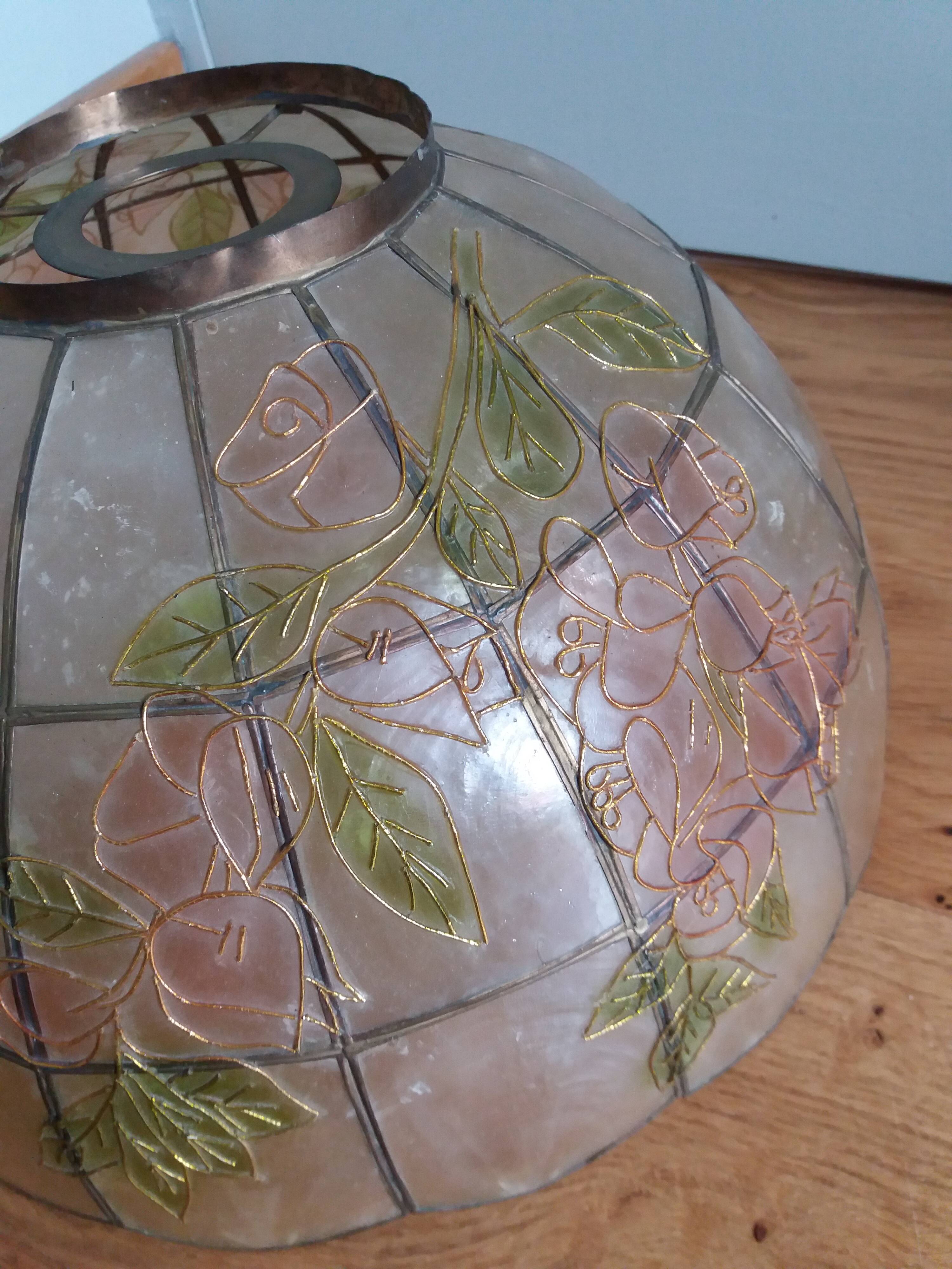 Mother-of-pearl abat day for suspension