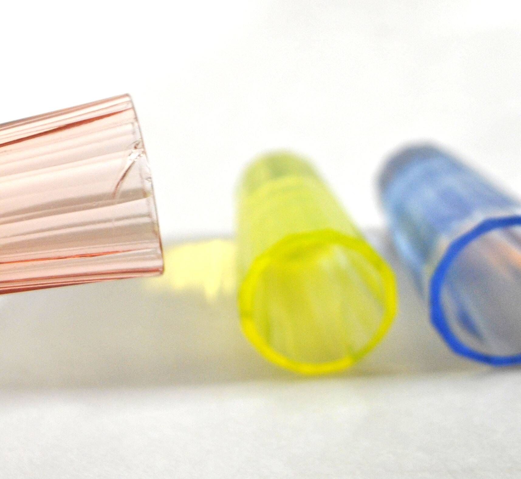 Set of 5 Art Deco 1920s shooter glasses in coloured and uranium glass - ouraline.