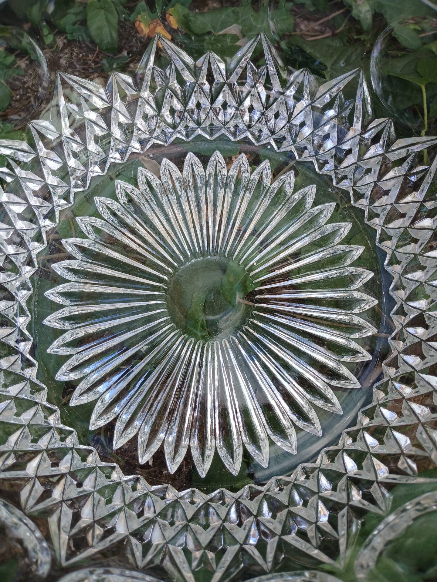 Saladier vintage en verre taillé 