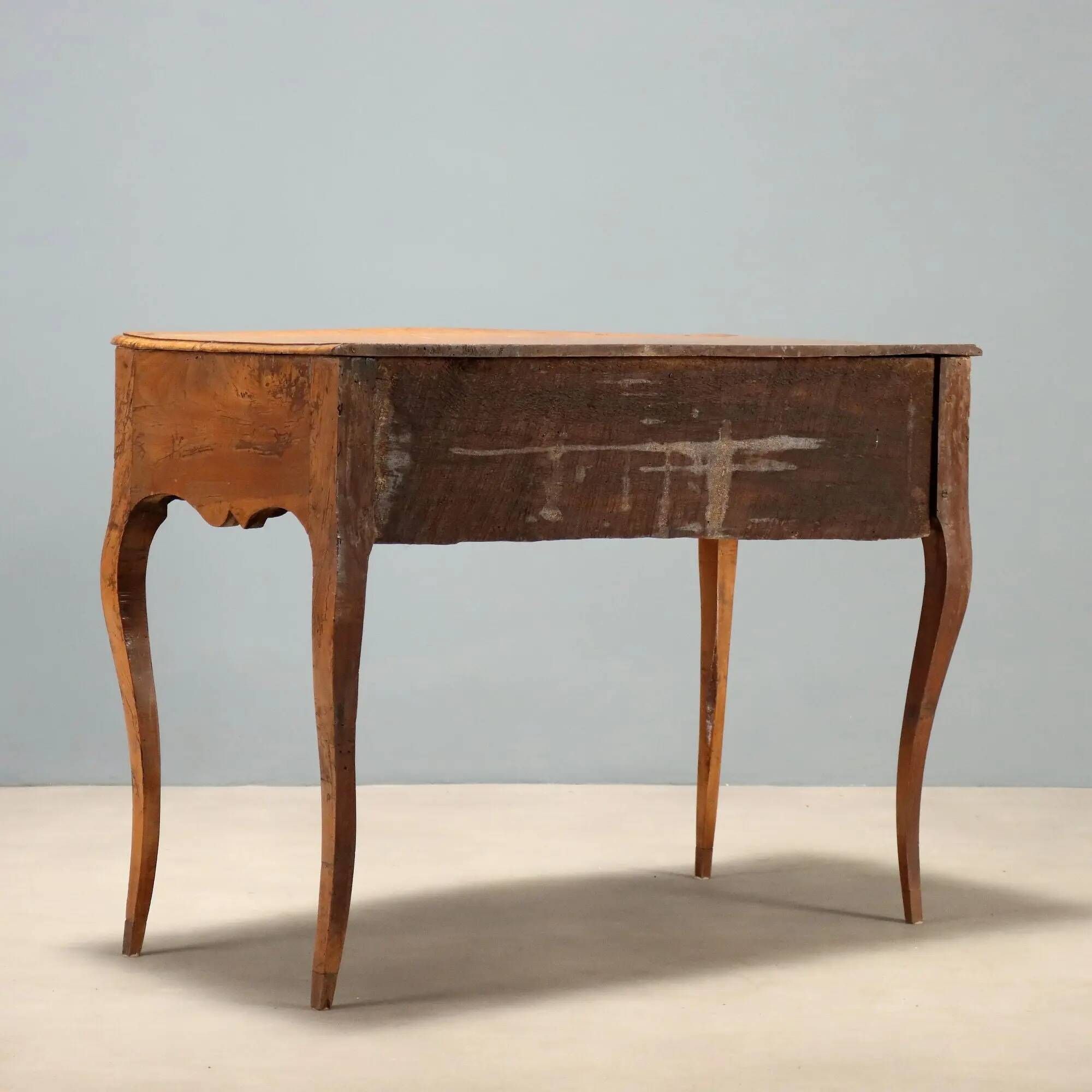 Baroque antique console in walnut and bronze, Italy, 18th century.
