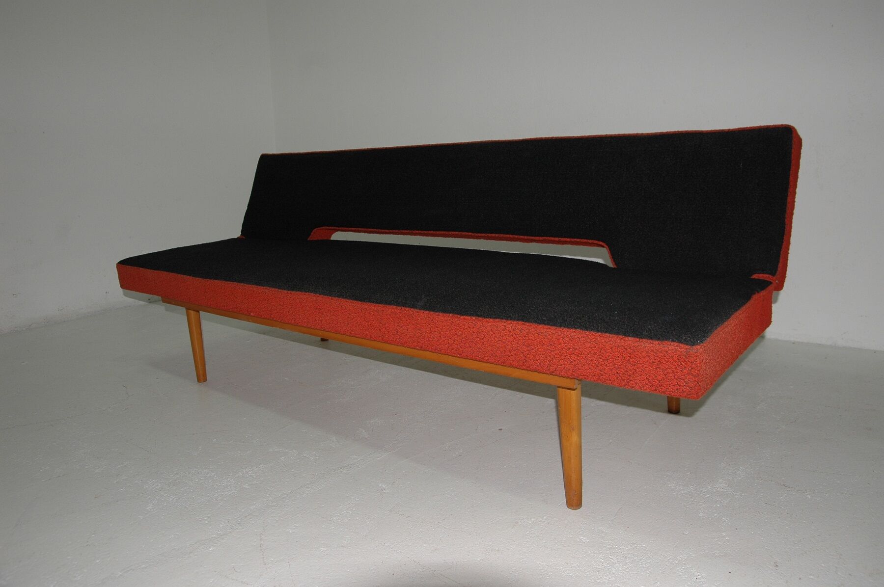 Sofa by Miroslav Navrátil, 1960s, Czechoslovakia