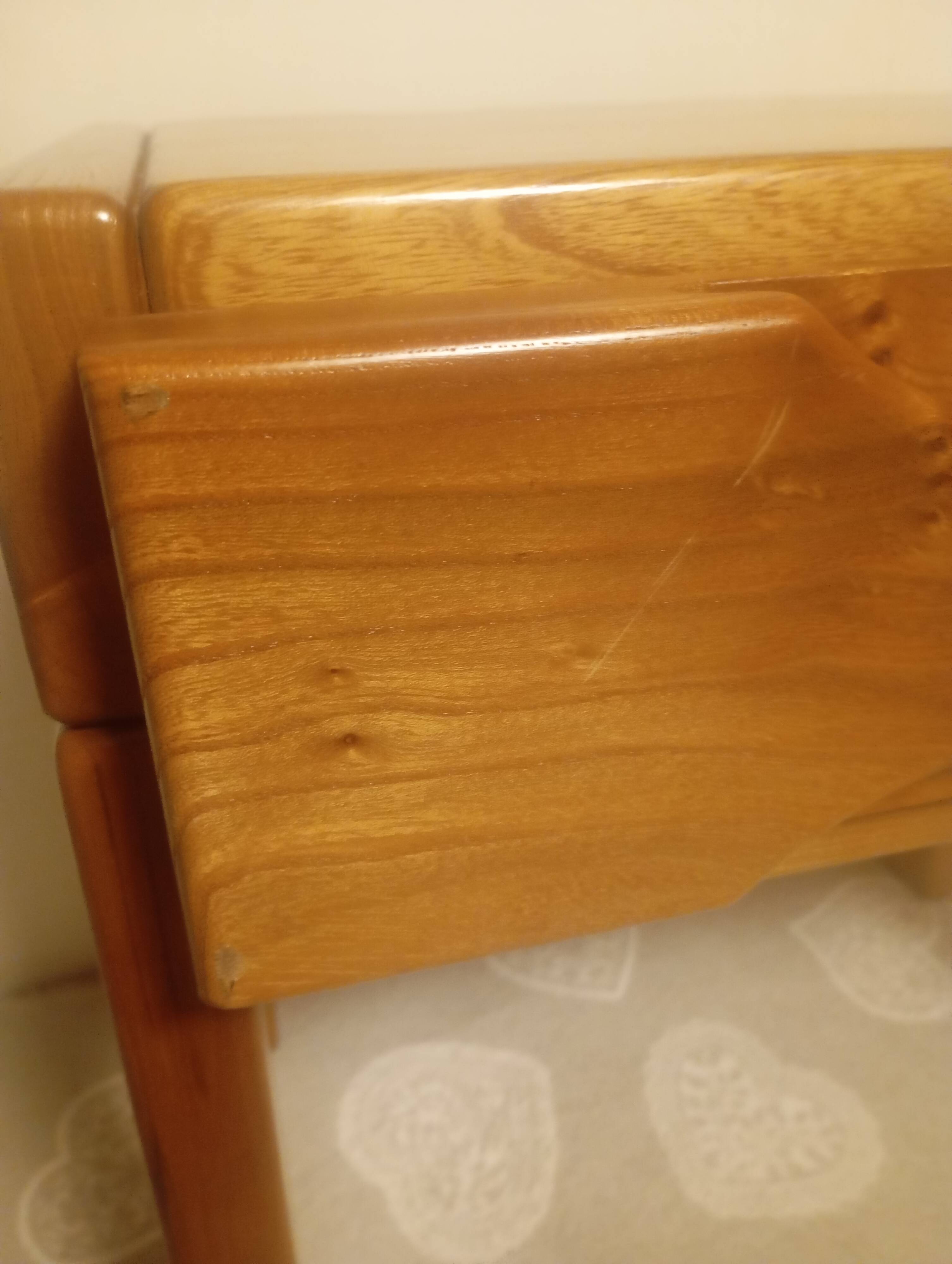 Regain bedside table in solid elm