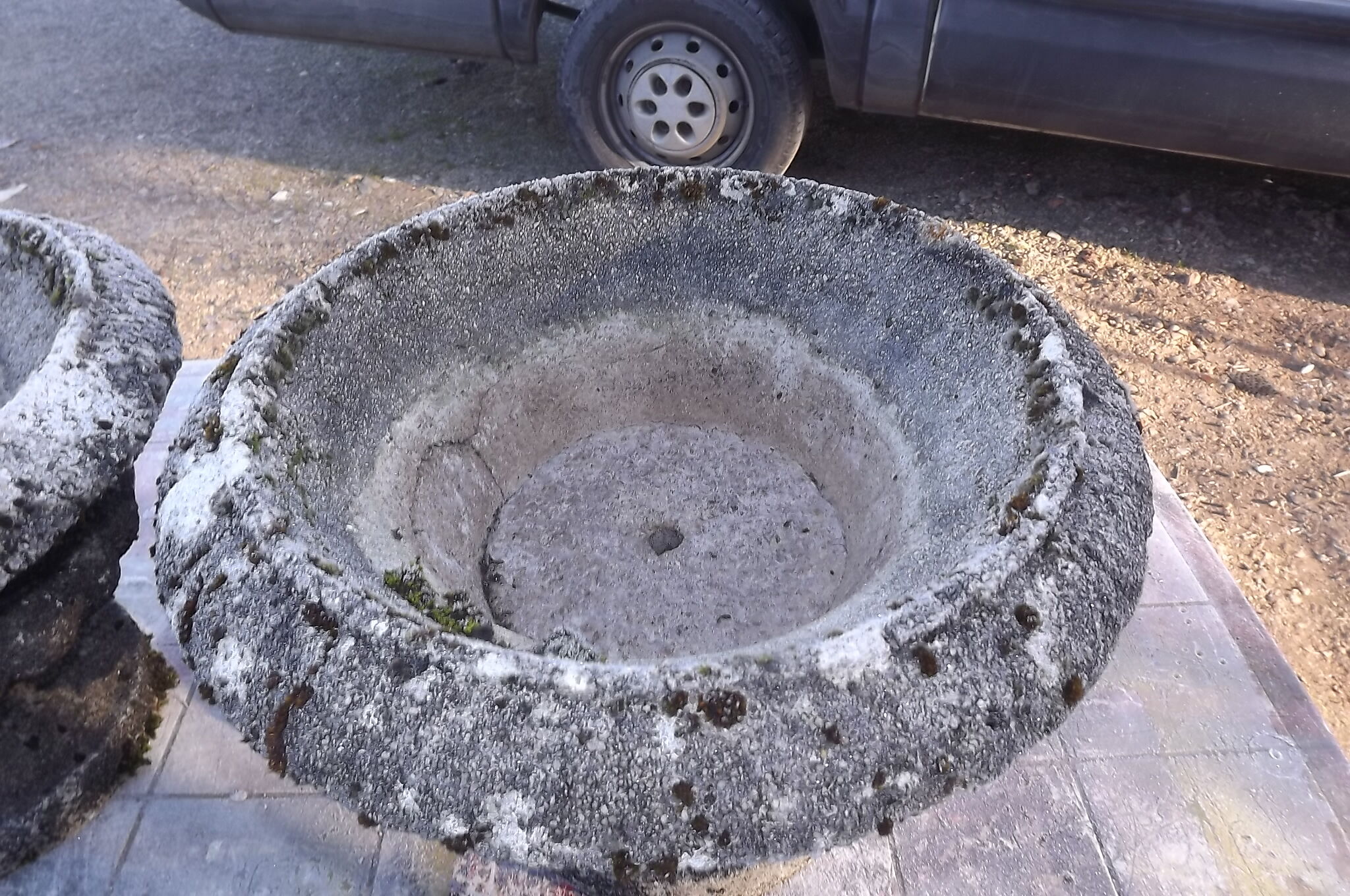 Paire de Vases en Pierres Reconstituées