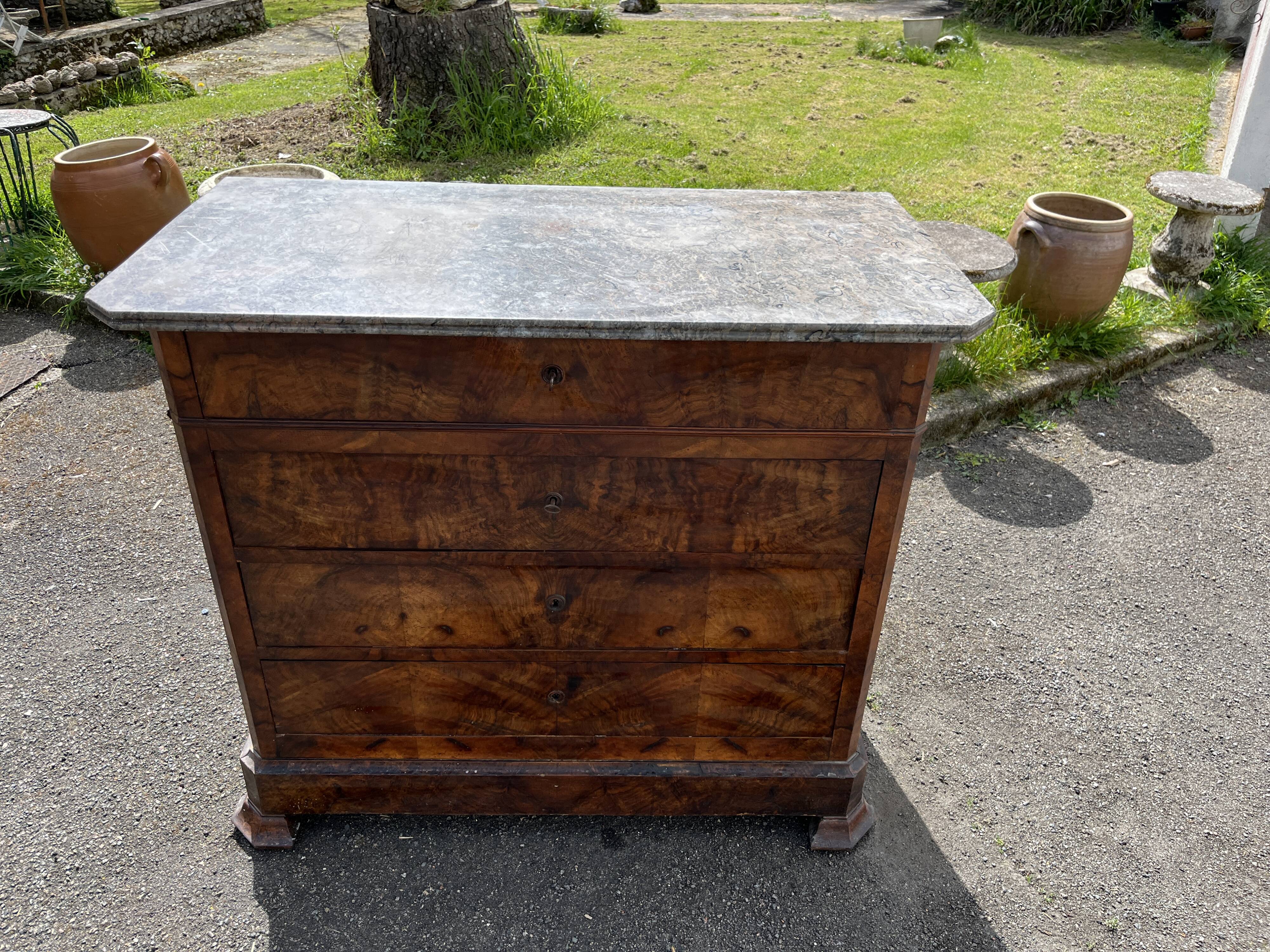 Beautiful chest of drawers from the Restoration / Louis-Philippe period, 19th century