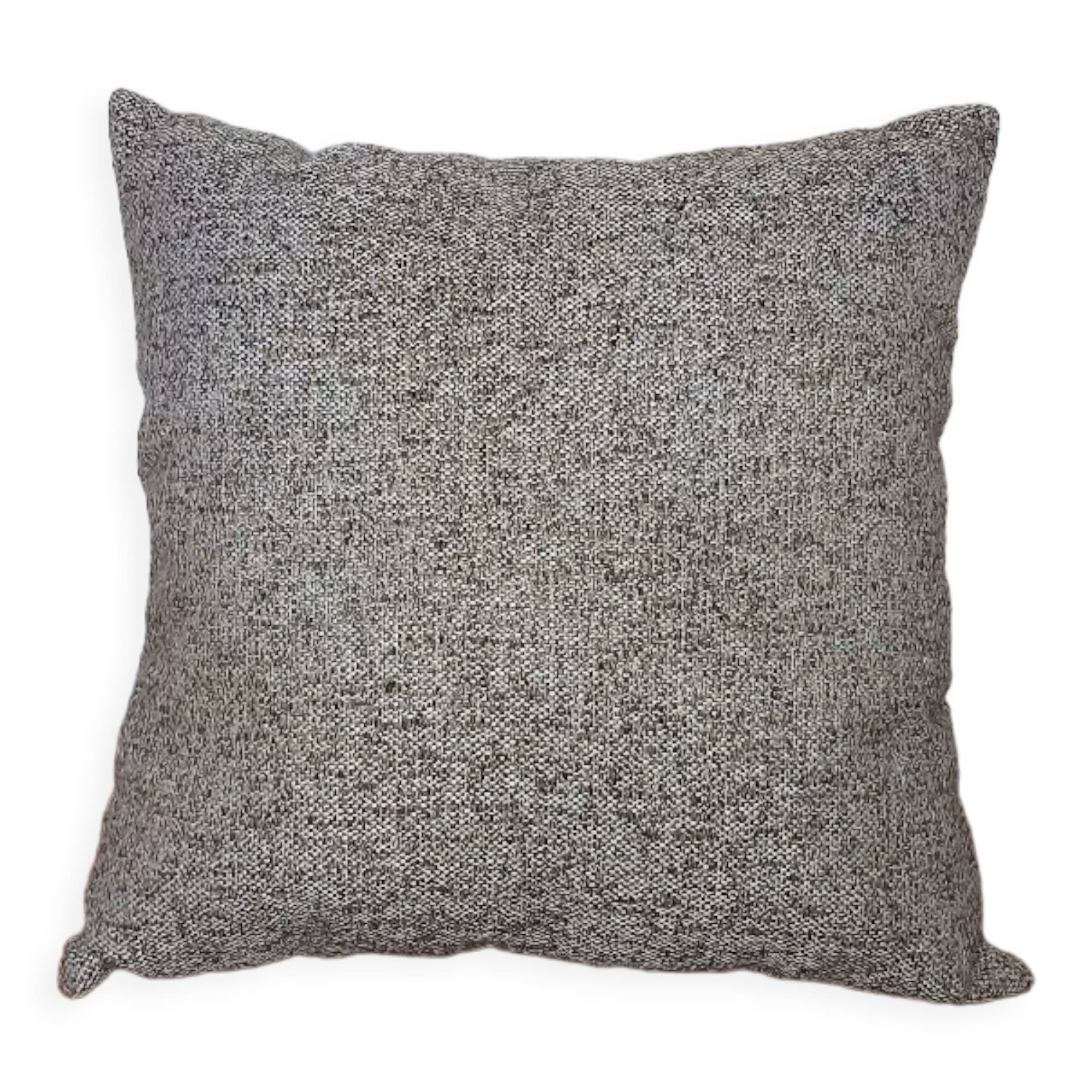 Mole mottled cushion