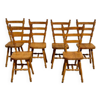 Série de 6 chaises rustiques en pin des Vosges années 80
