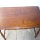 Table d'écriture ancienne en bois à pieds tournés