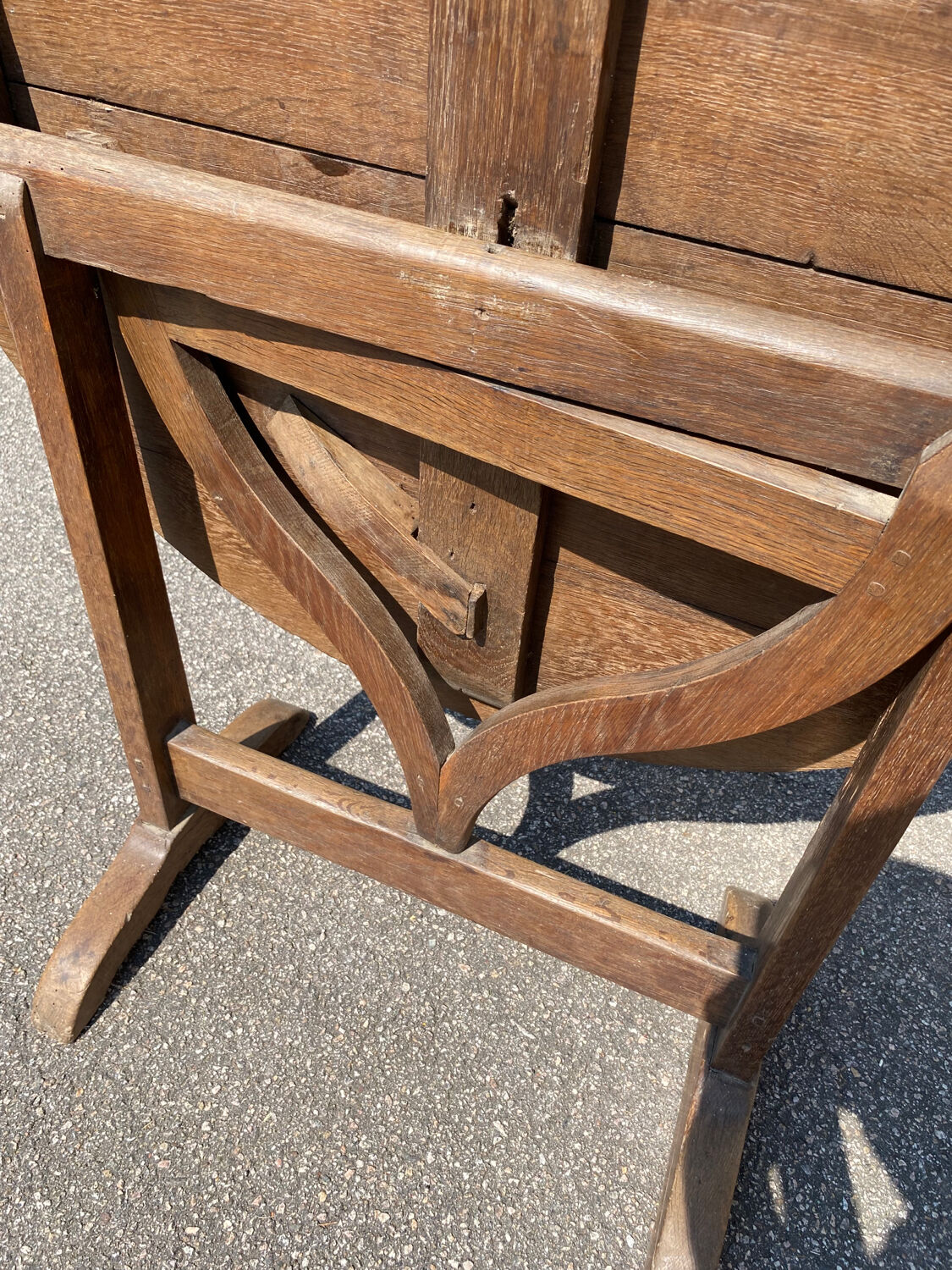 Oak winegrower's table