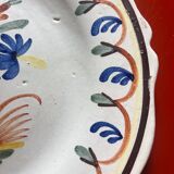 Assiette en faïence de Quimper
