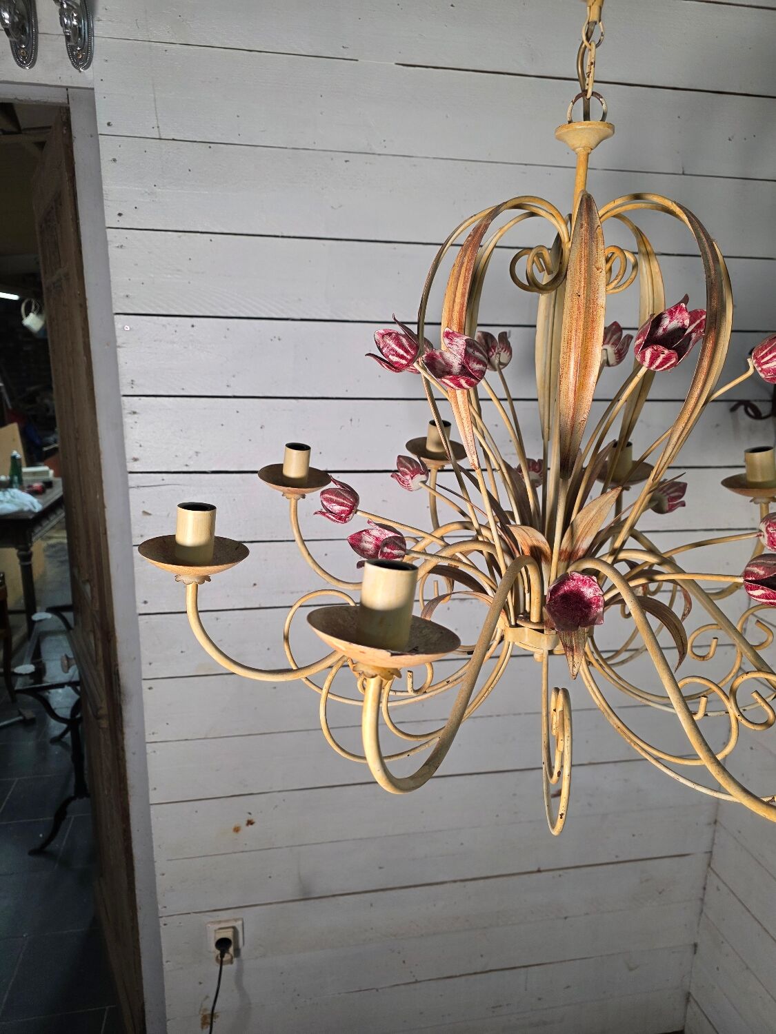 Wrought iron chandelier in Florentine style from the 1970s.