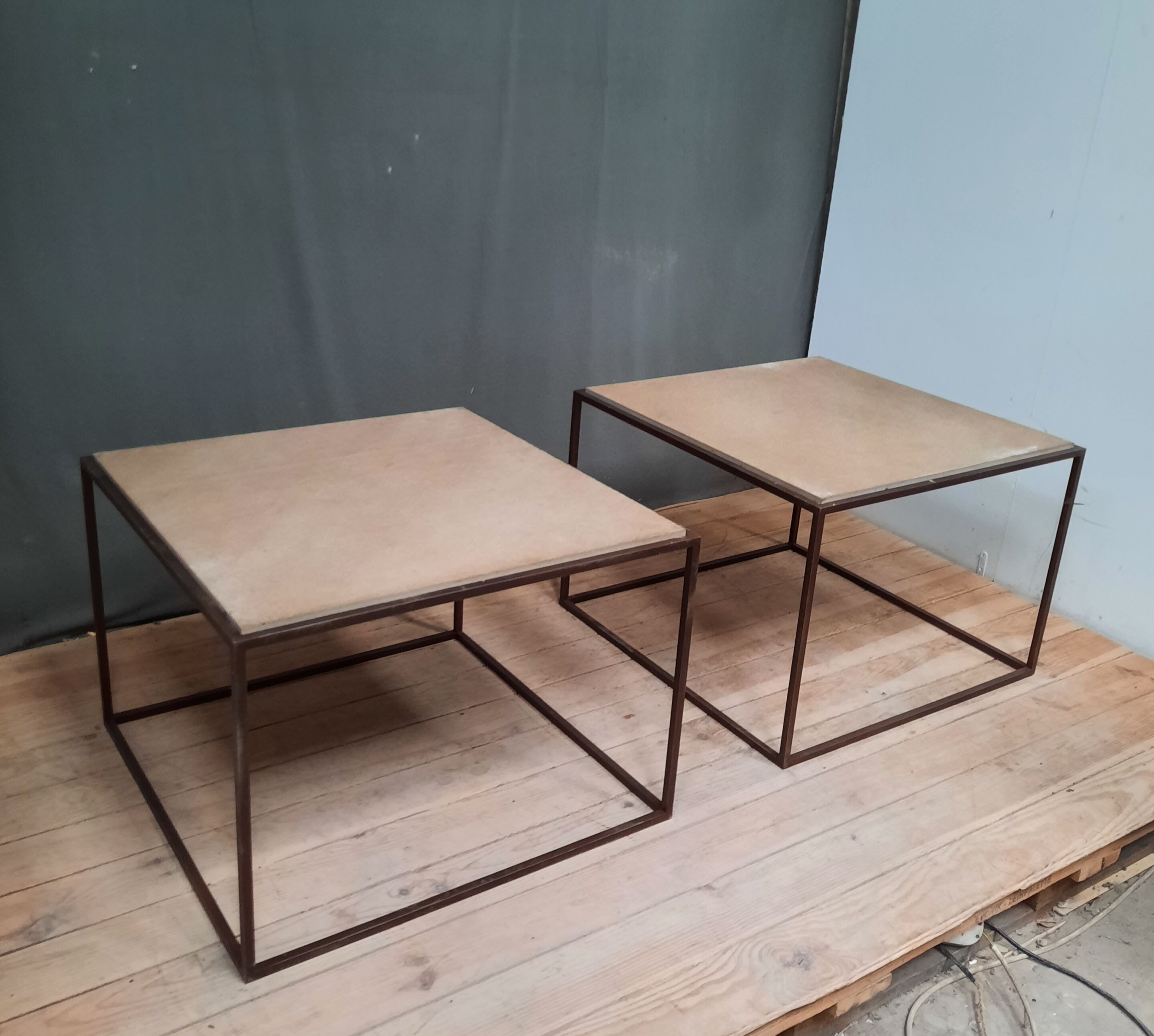 Pair of metal and cement sofa tips