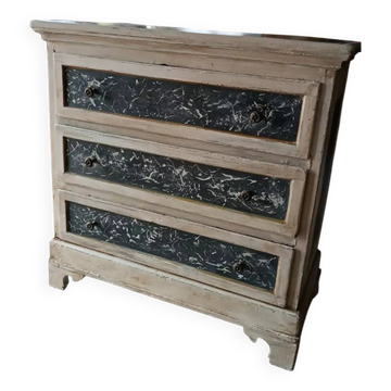 Small lacquered chest of drawers, Tuscan origin, 18th century