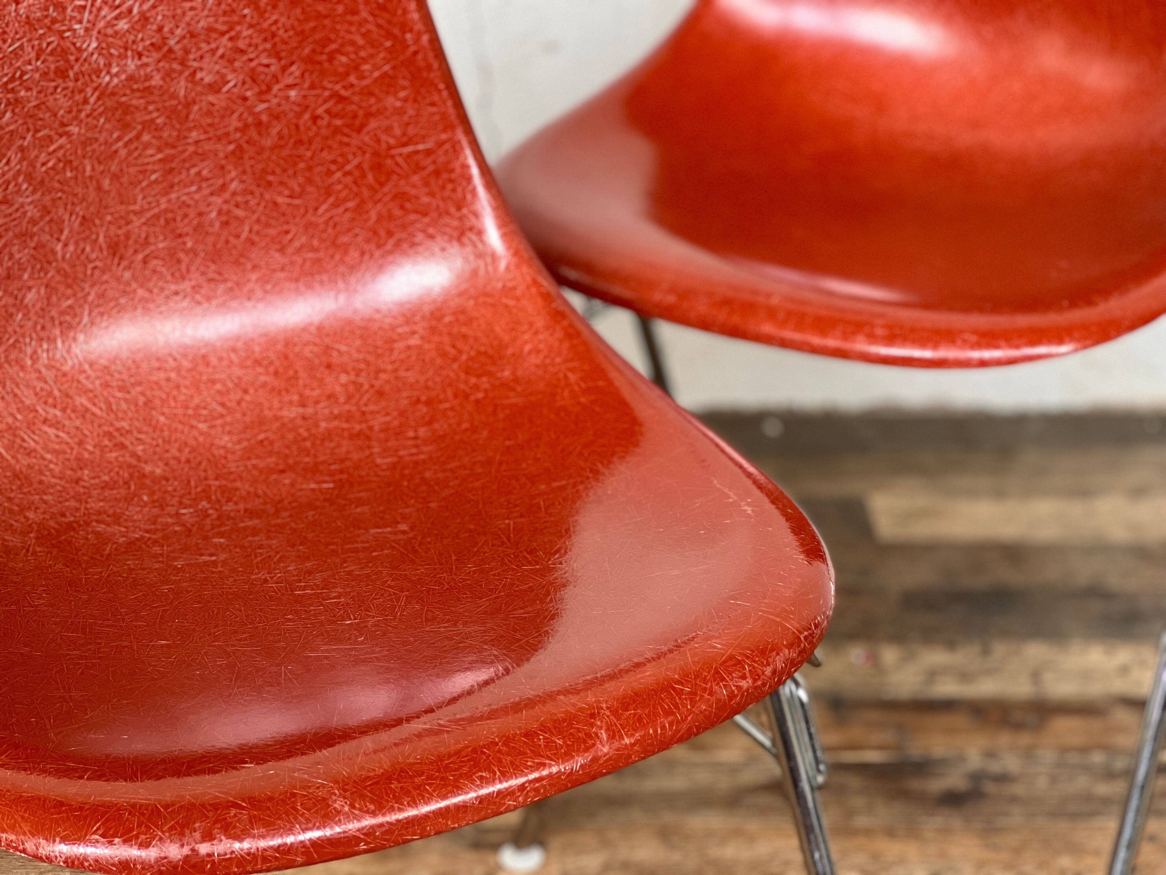 -Eames Terracotta fiberglass chair pair Hermann miller for vitra