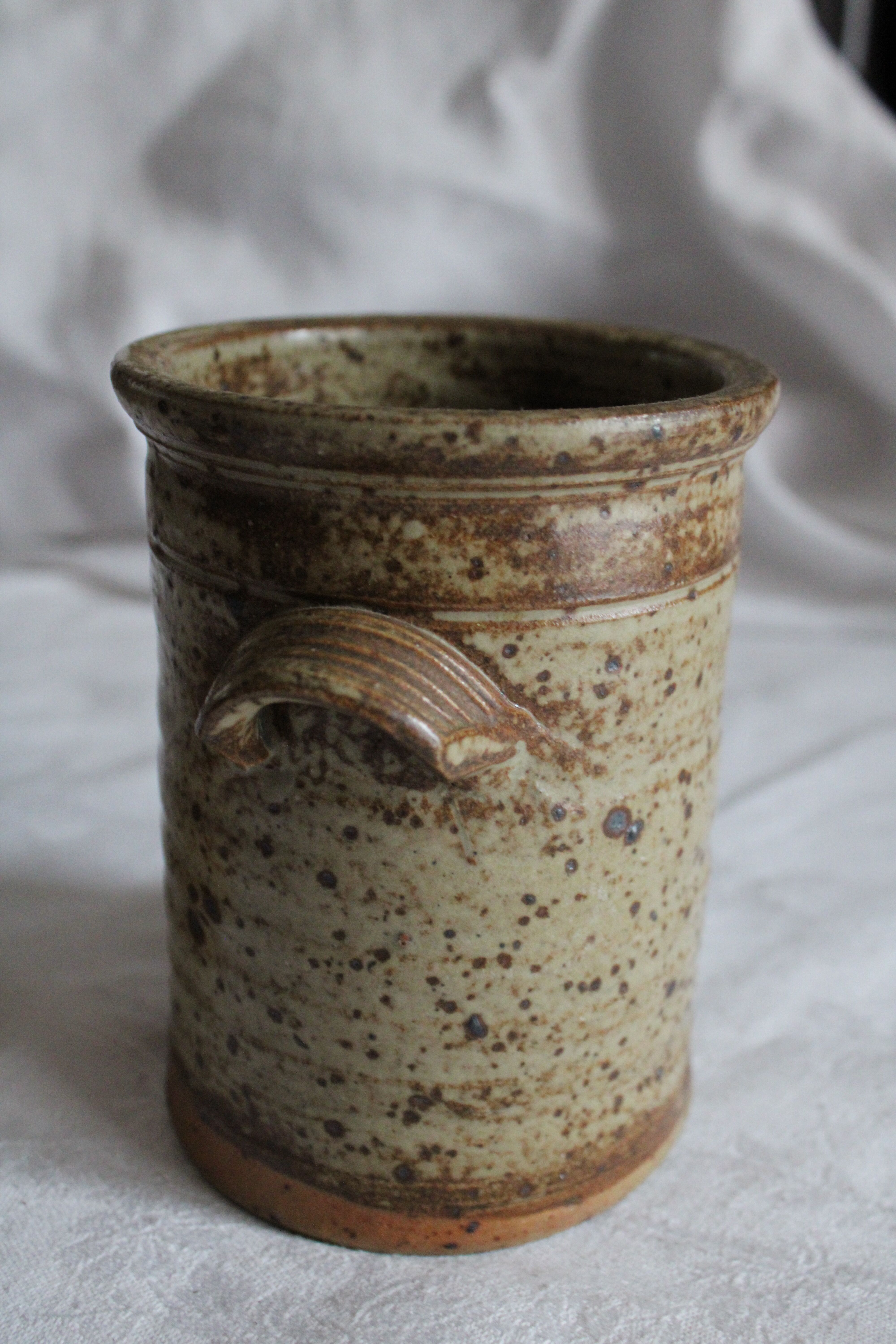 Corsican sandstone pot by D'Oletta