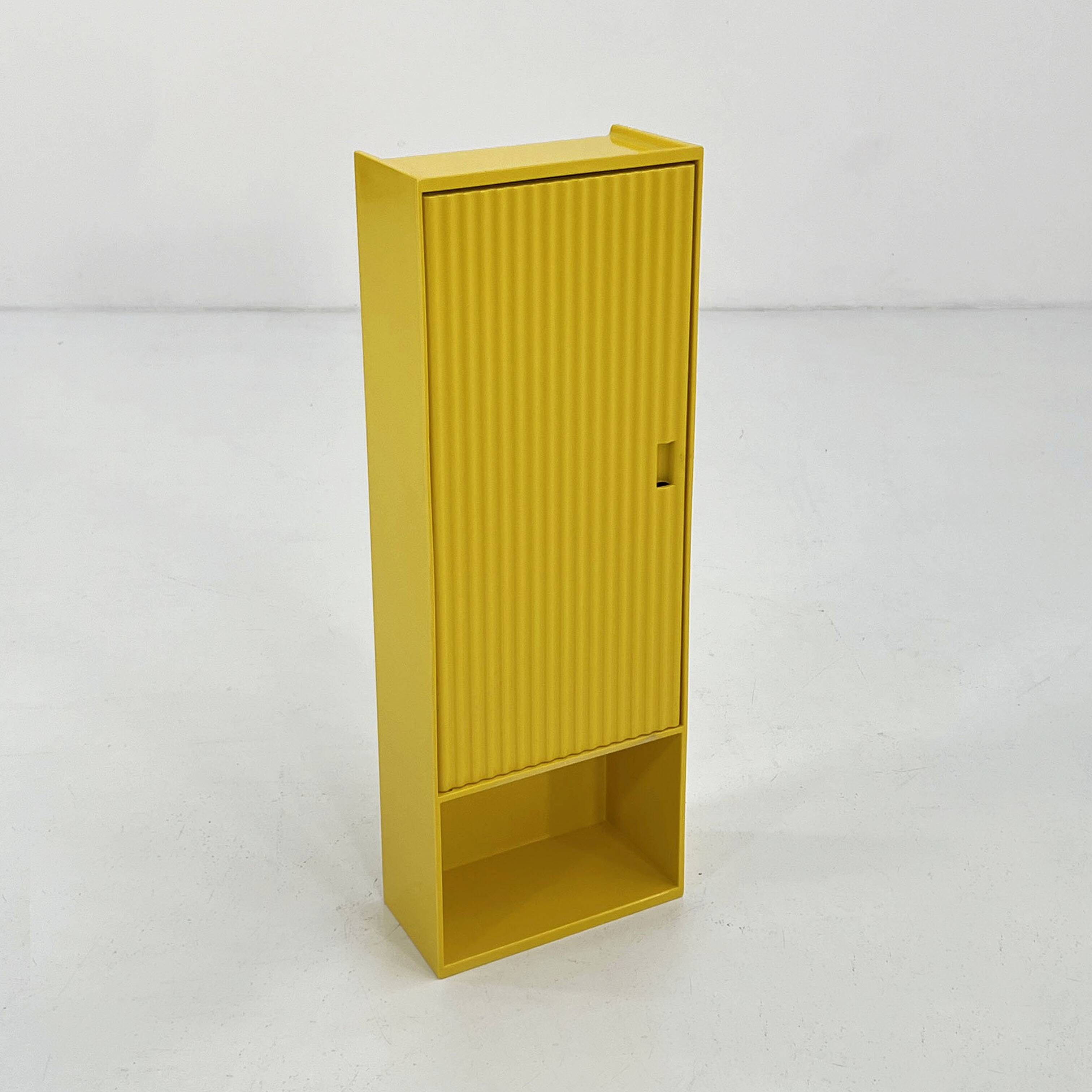 Medicine Cabinet Model T333 by Metalplastica, 1970
