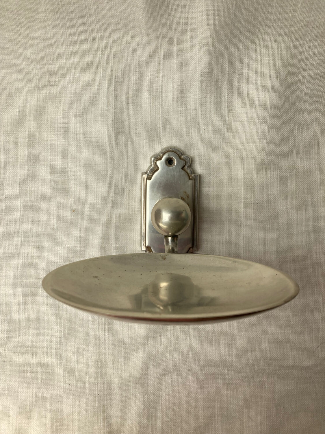Metal soap dish