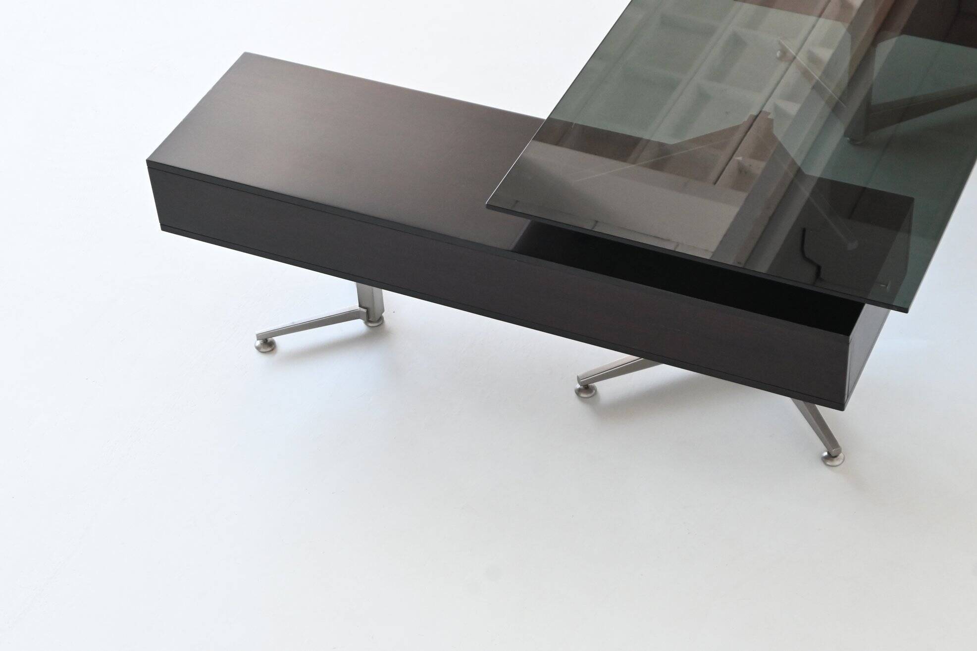 Bureau d'angle exécutif Abbondinterni en acajou et verre, Italie, 1970