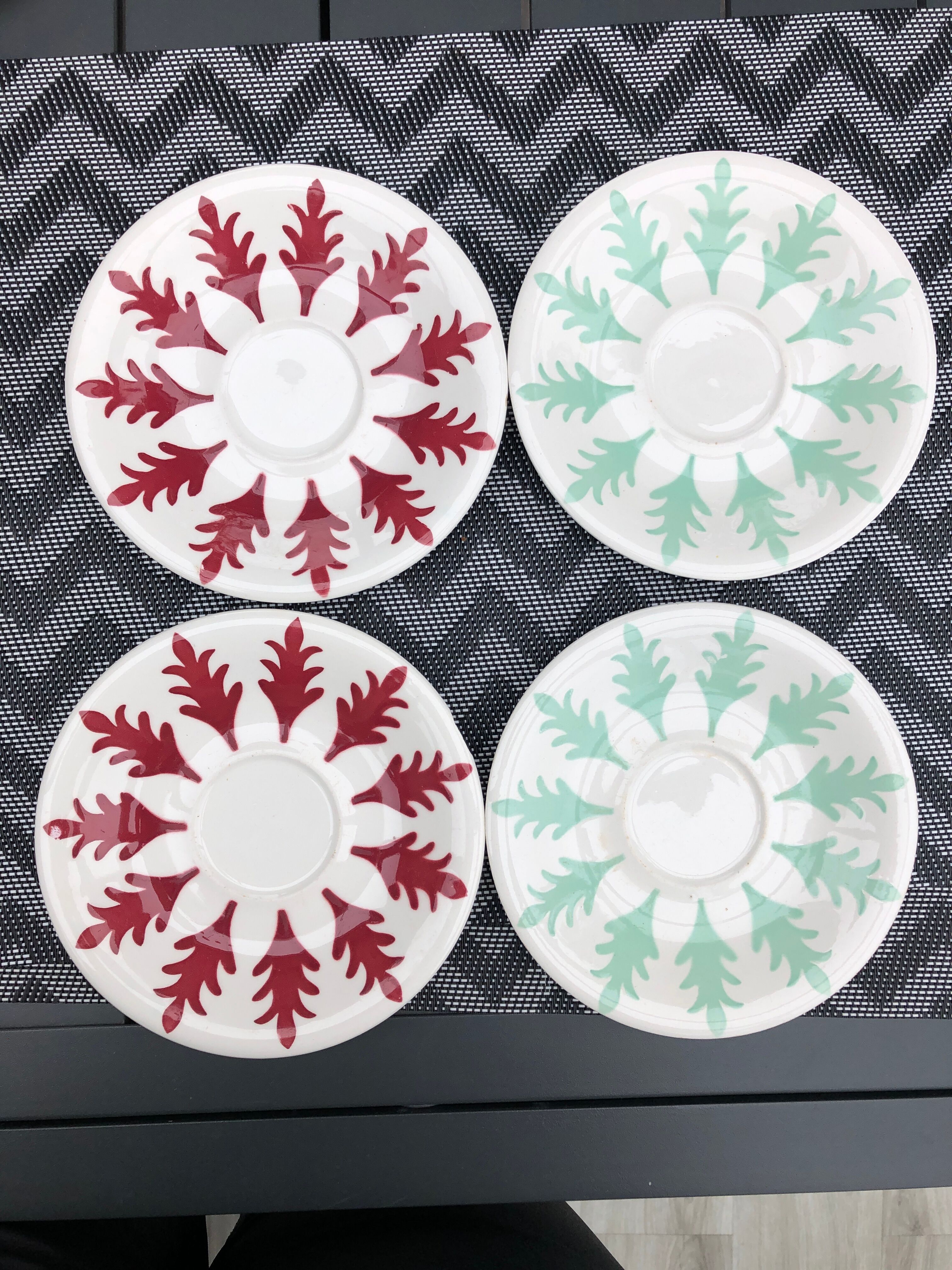 Set of 4 saucers digoin