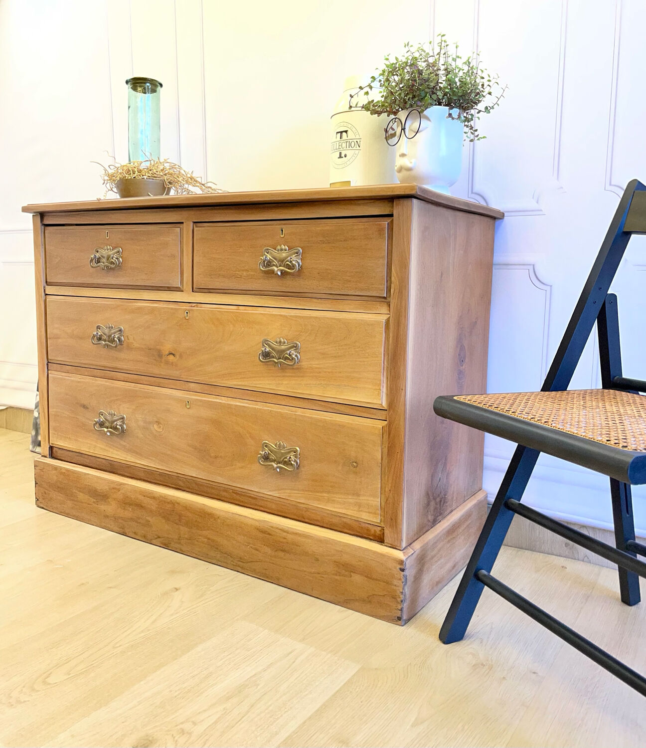 Vintage wooden chest of drawers – 4 drawers – Authentic charm