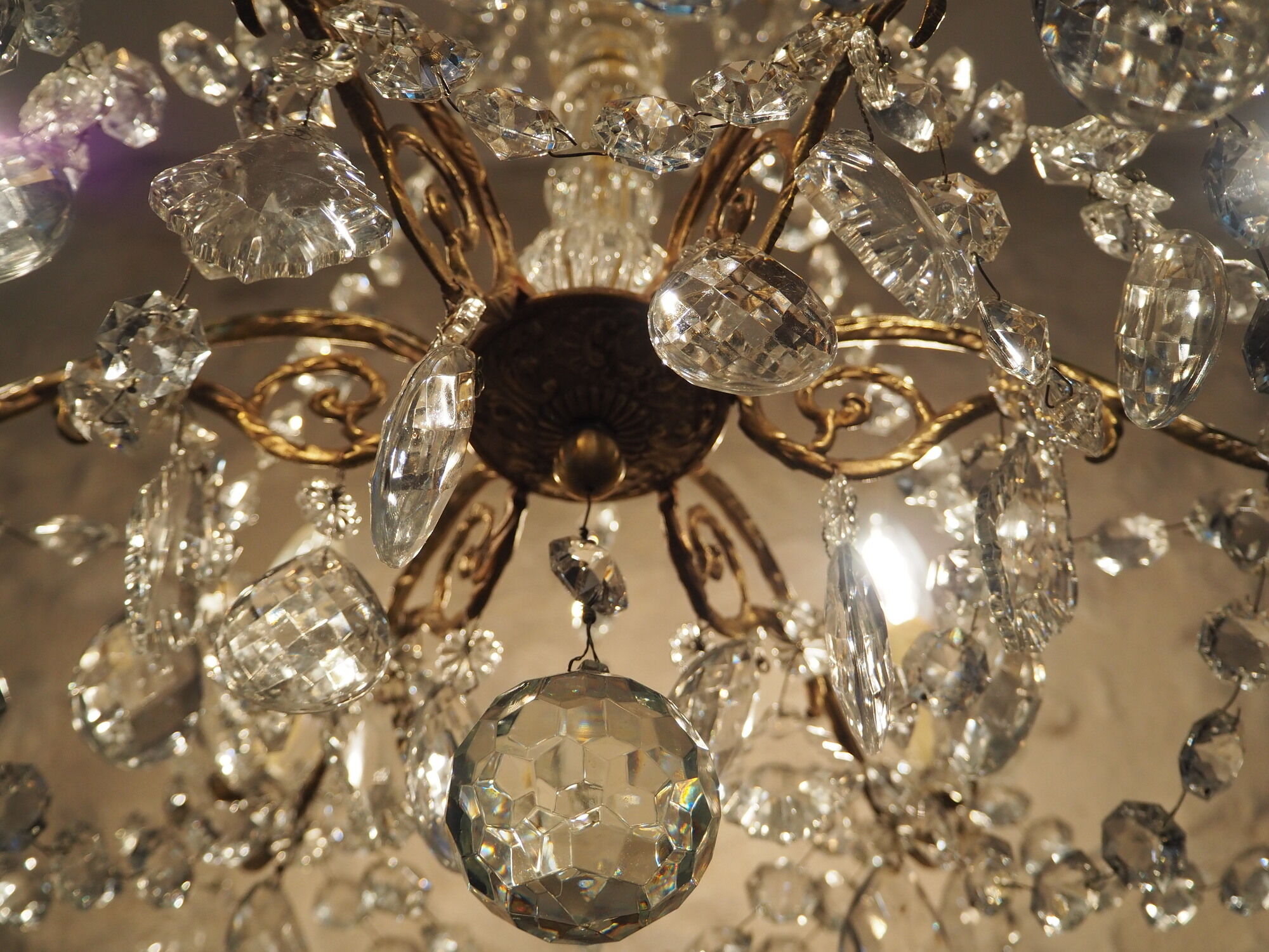 Ancient bronze and pampilles chandeliers with facets and crystal cups - old style - 6 fires