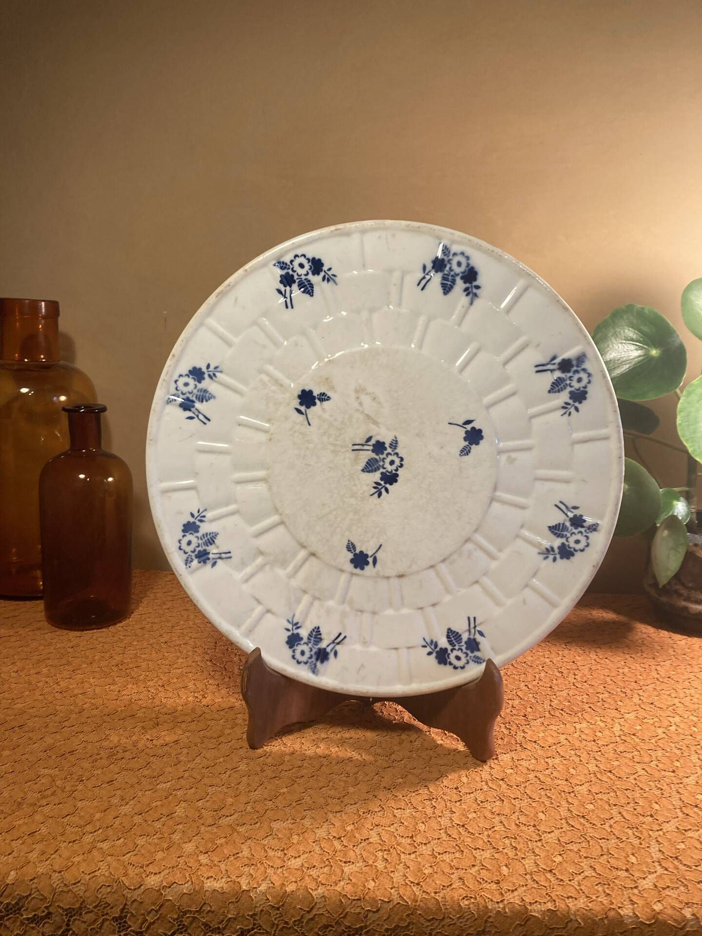 Assiette de service terre de fer Saint Amand