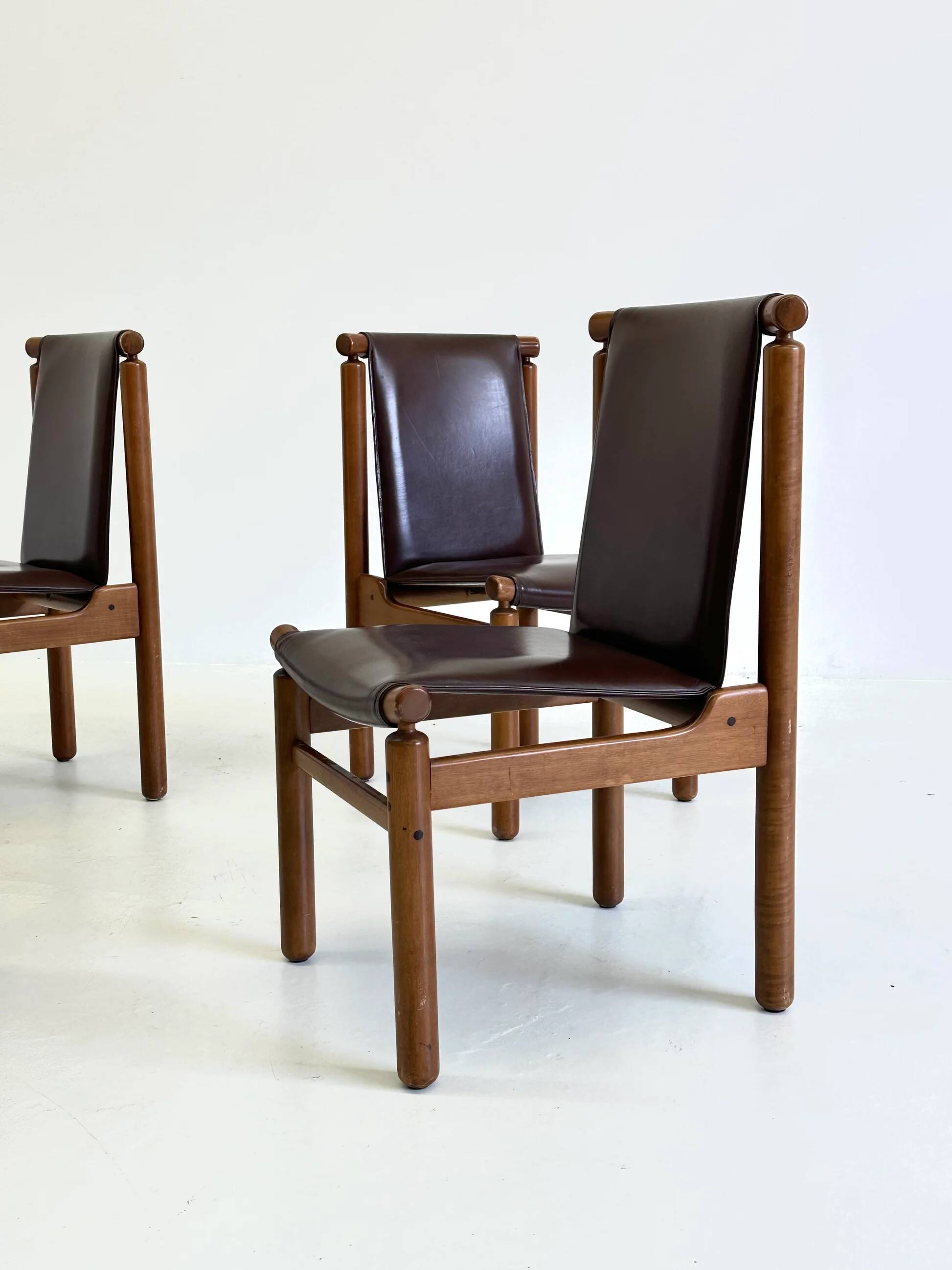 Set of Tapiovaara dining chairs by La Permanente Cantù