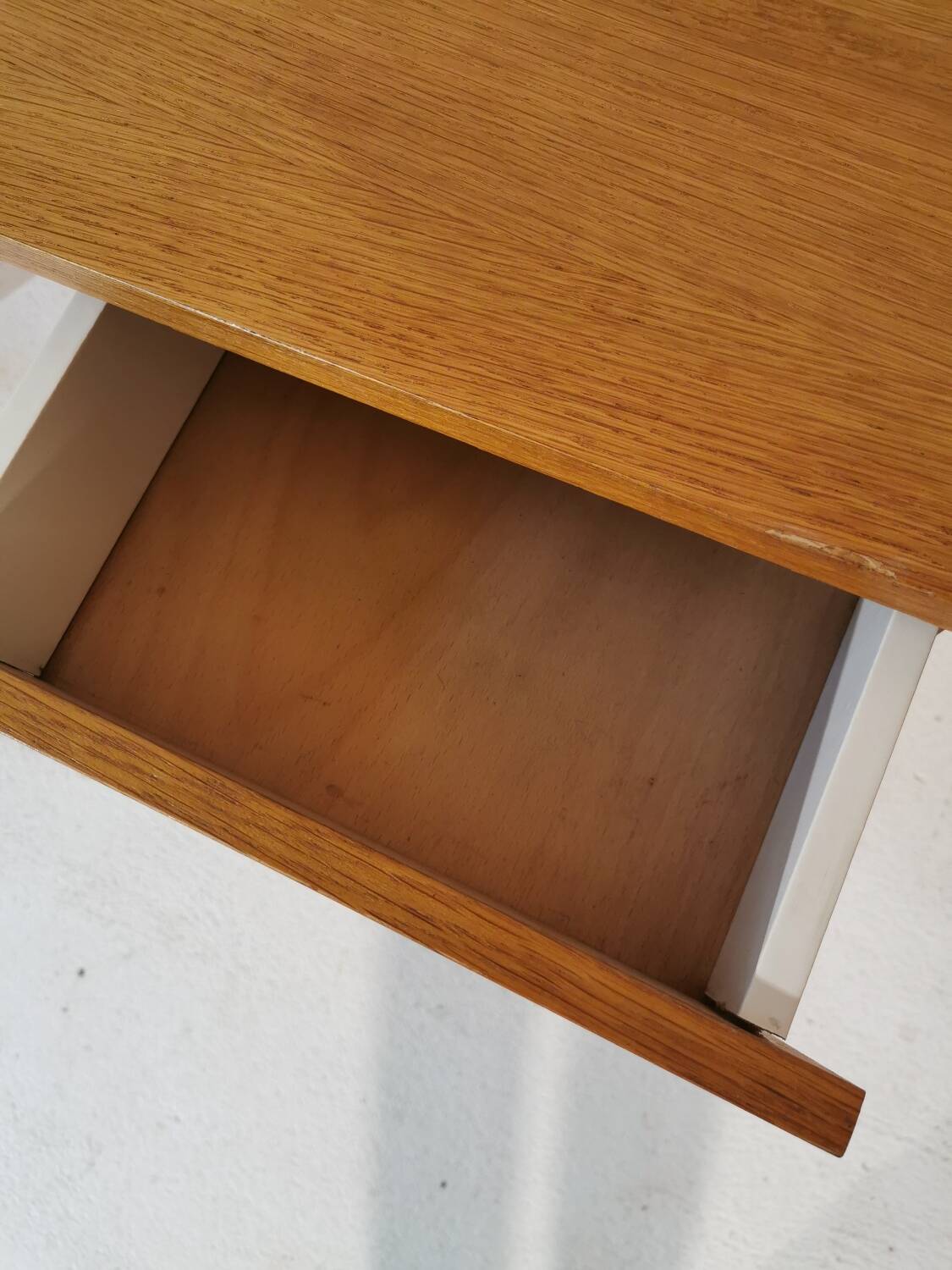 Desk with compass feet