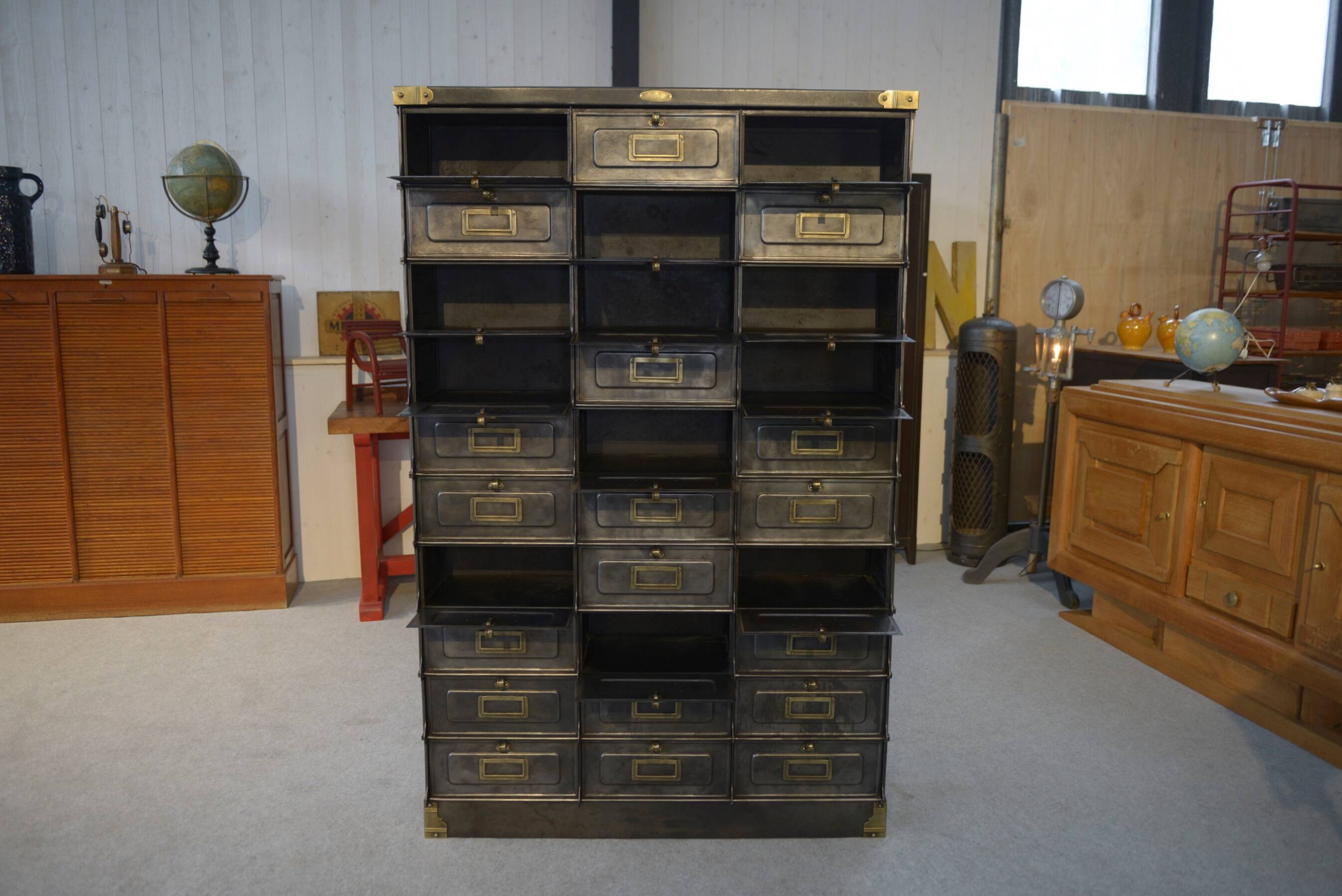 Meuble à clapets strafor travail français vers 1920's