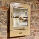 Armoire de pharmacie