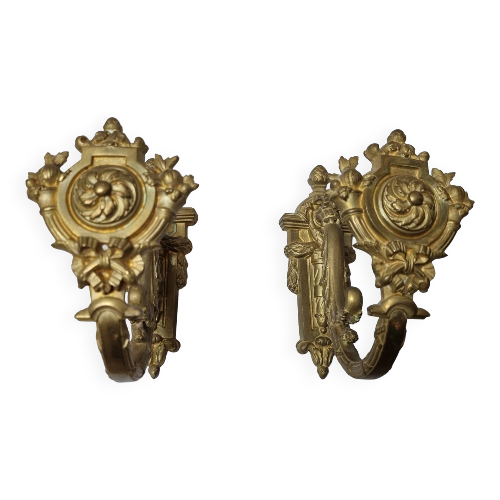 Golden bronze tiebacks