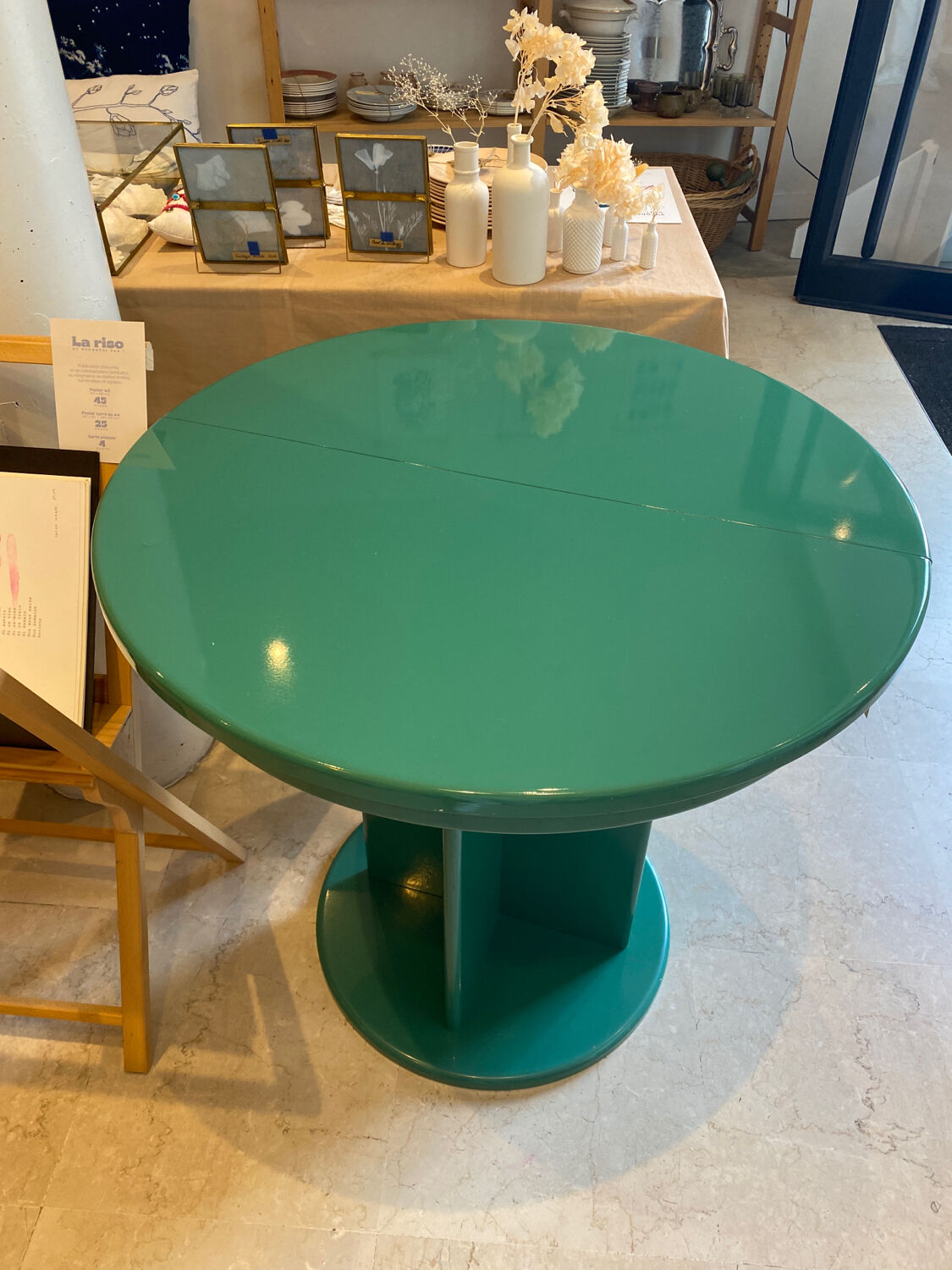 Lacquered round table