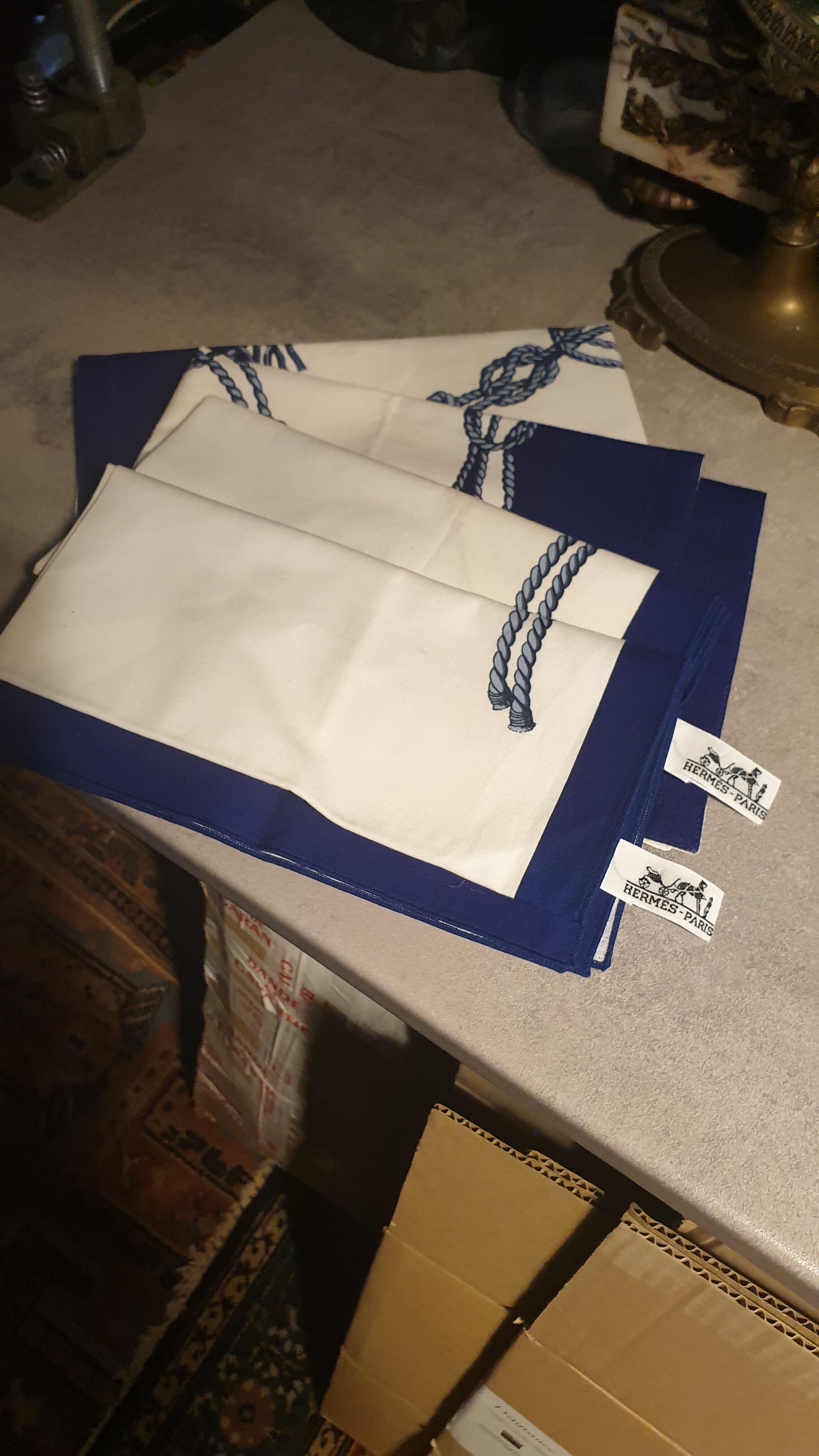 2 table clothes and 2 napkins Hermès House