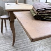 Table de ferme merisier pieds galbés XIXème