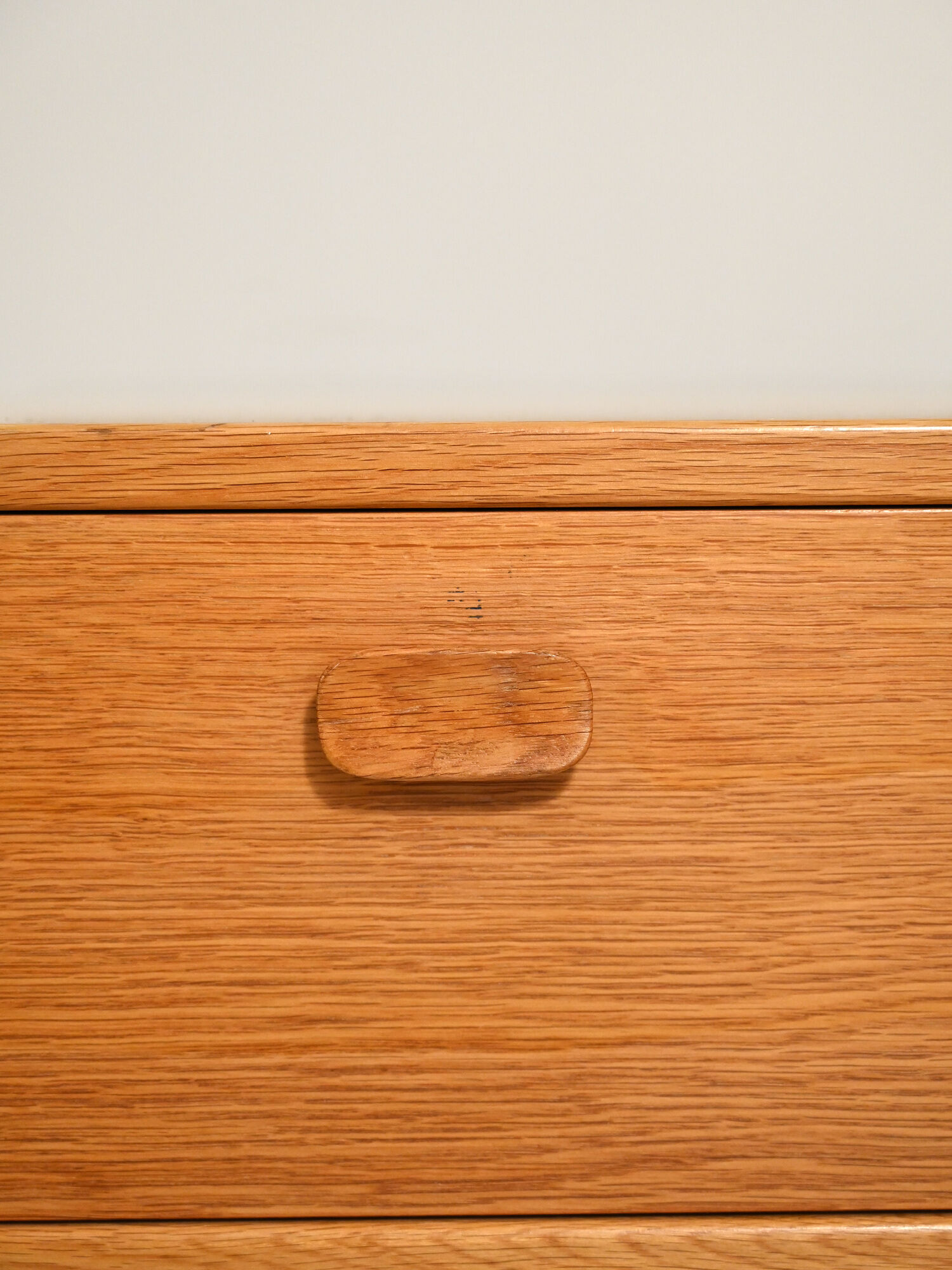 Chest of drawers - Vintage oak TV cabinet