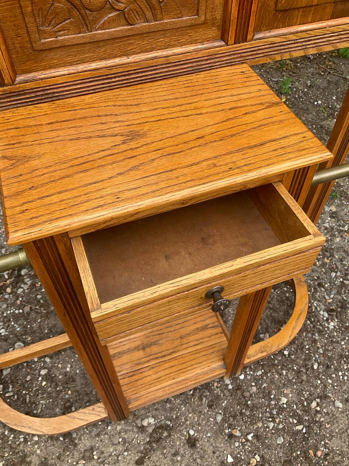 Art Deco oak cloakroom