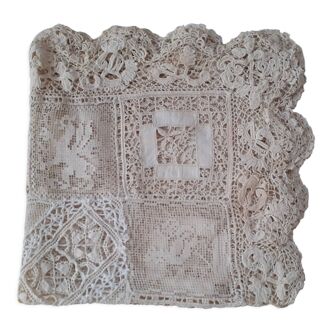 Small square tablecloth in handmade lace.