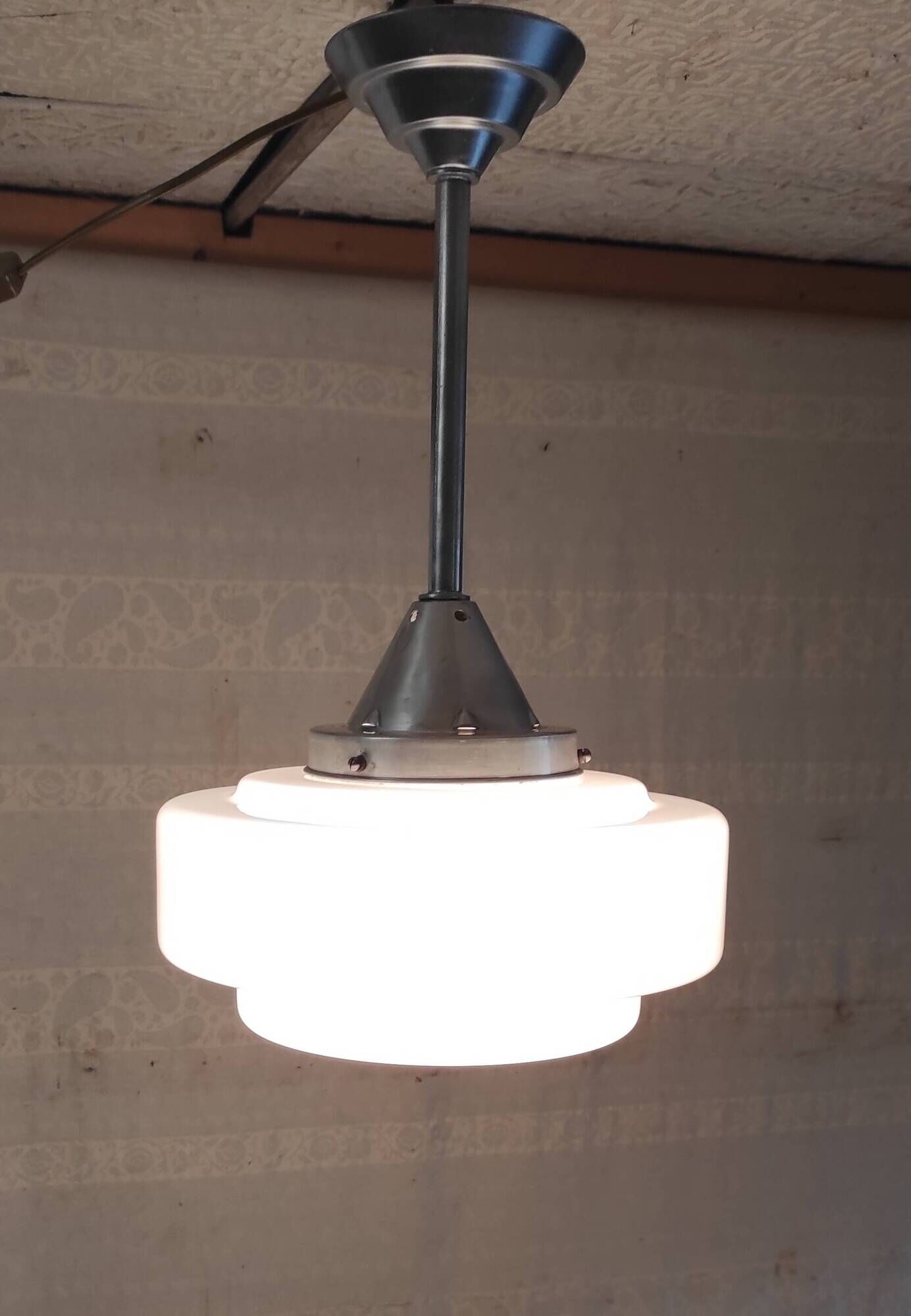Suspension style Bauhaus globe opaline XL - années 30/40