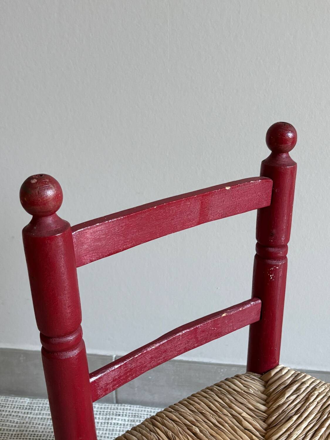 Chaise en bois et paille