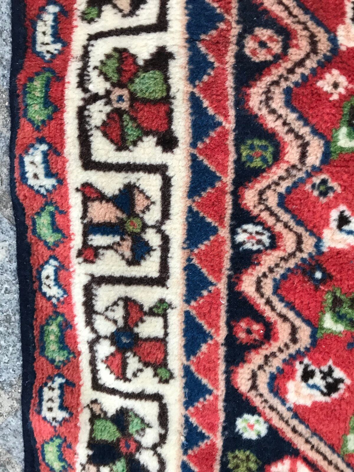 Vintage carpet Persian yalameh done hand 104 X 144 CM